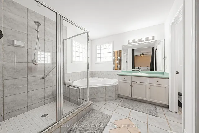 Additional property image - 48 Riviera Rdge