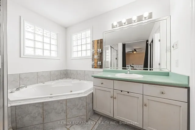 Additional property image - 48 Riviera Rdge