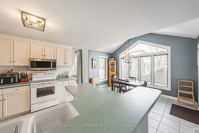 Additional property image - 48 Riviera Rdge
