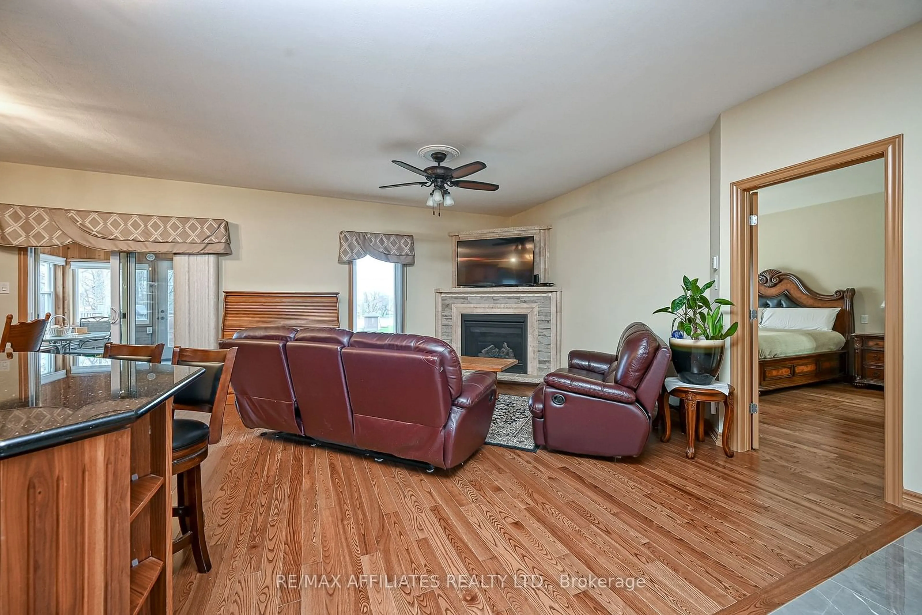 Living room with furniture, unknown for 500 BARRAGE St, The Nation Ontario K0A 1M0