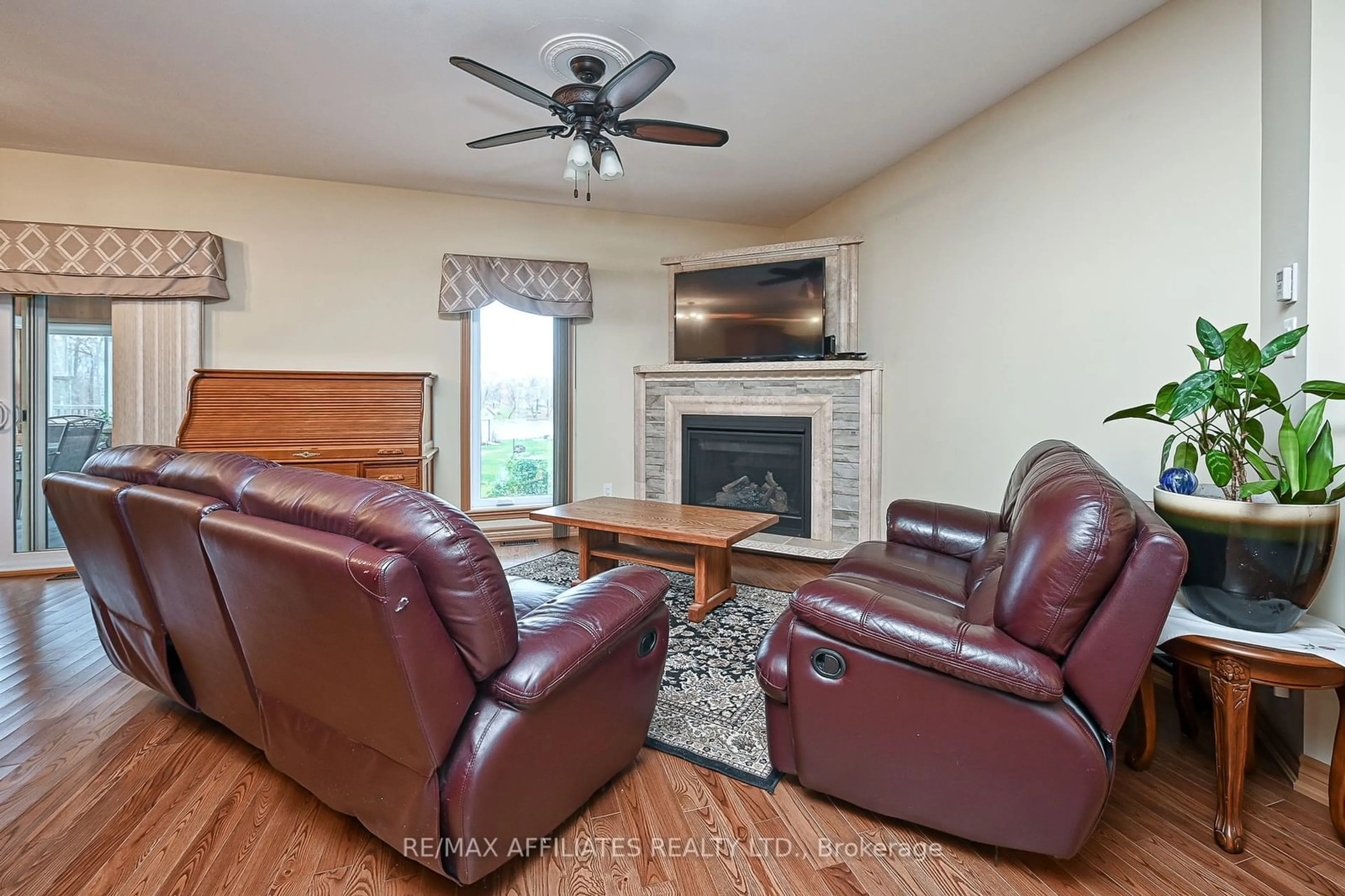 Living room with furniture, unknown for 500 BARRAGE St, The Nation Ontario K0A 1M0