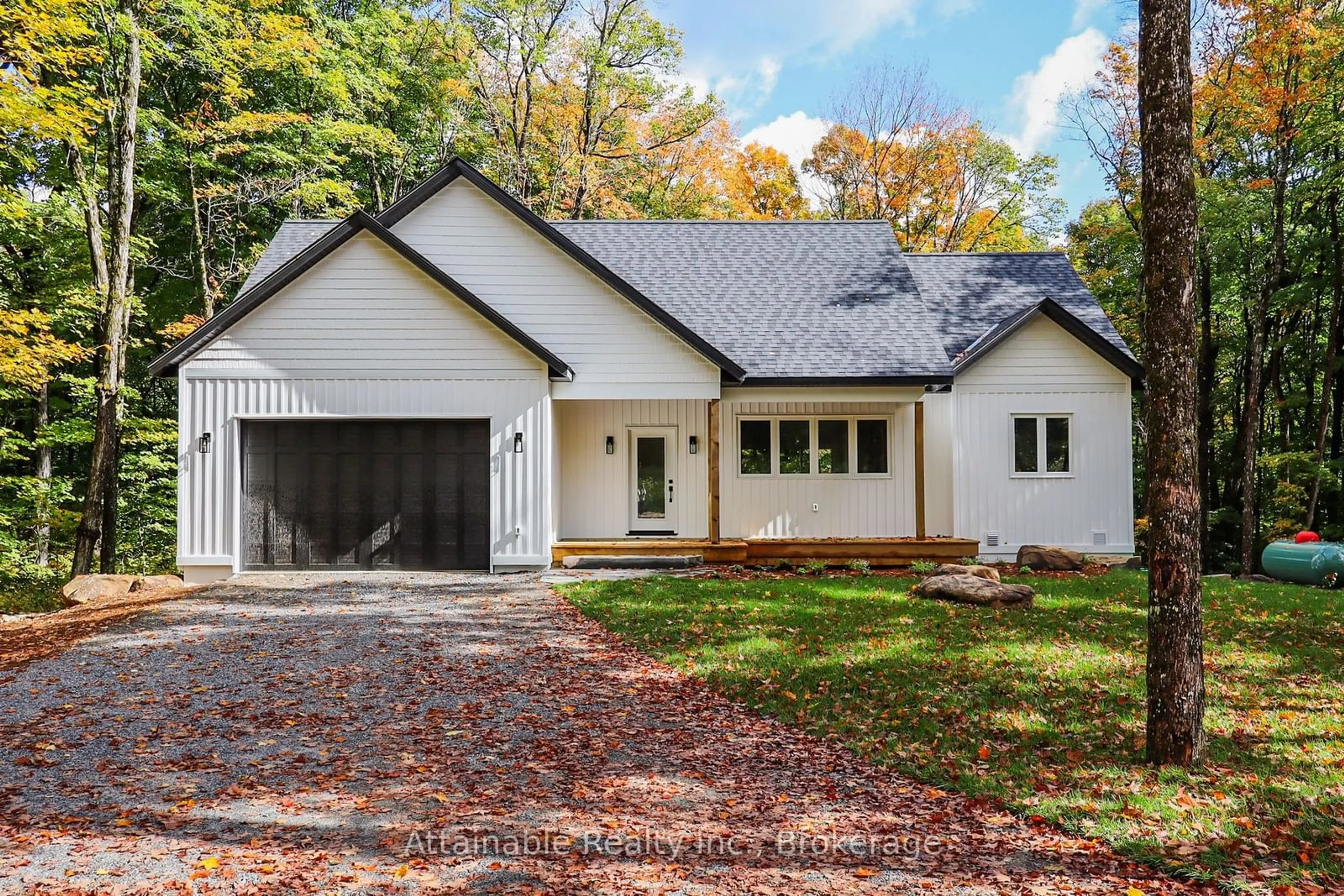 Home with vinyl exterior material, street for 24 WINFIELD Crt, Huntsville Ontario P0B 1M0