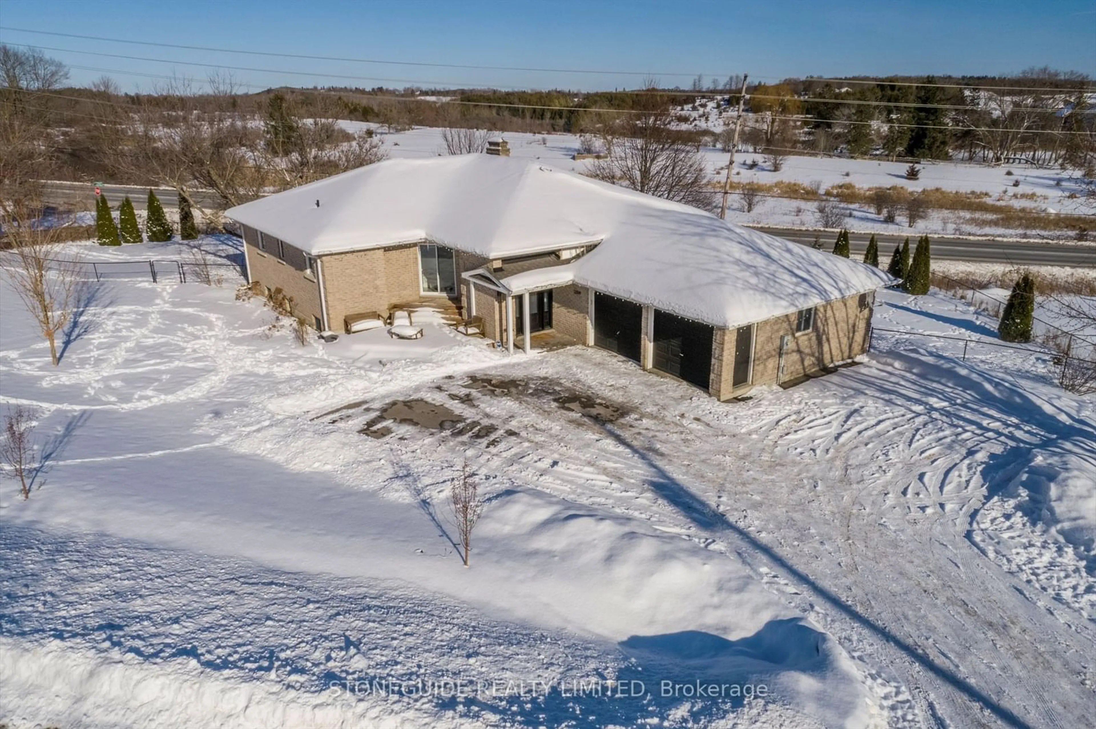 A pic from outside/outdoor area/front of a property/back of a property/a pic from drone, building for 2559 THORNBURY Dr, Otonabee-South Monaghan Ontario K9J 6X8