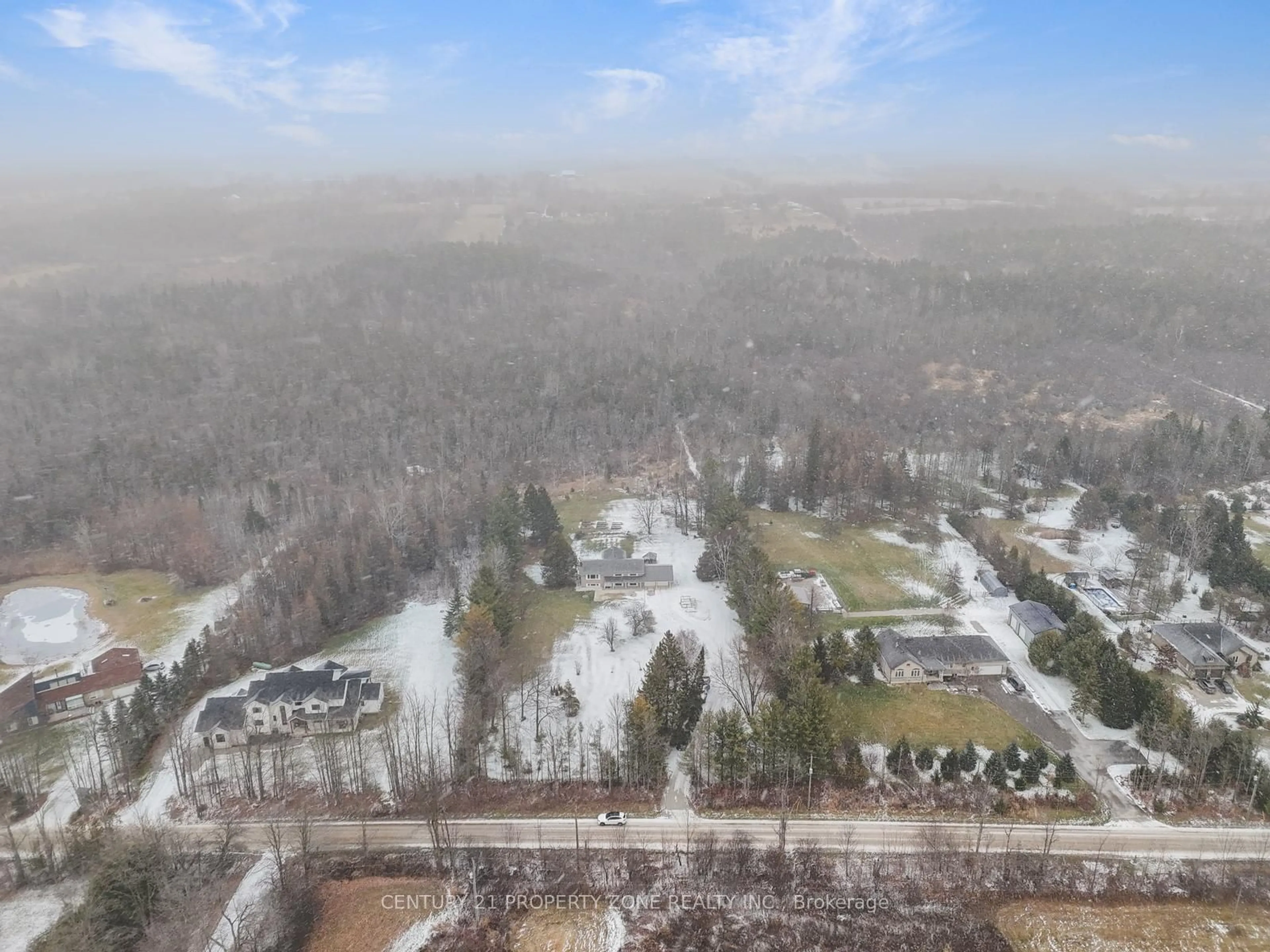 A pic from outside/outdoor area/front of a property/back of a property/a pic from drone, mountain view for 5639 First Line, Erin Ontario L0N 1N0