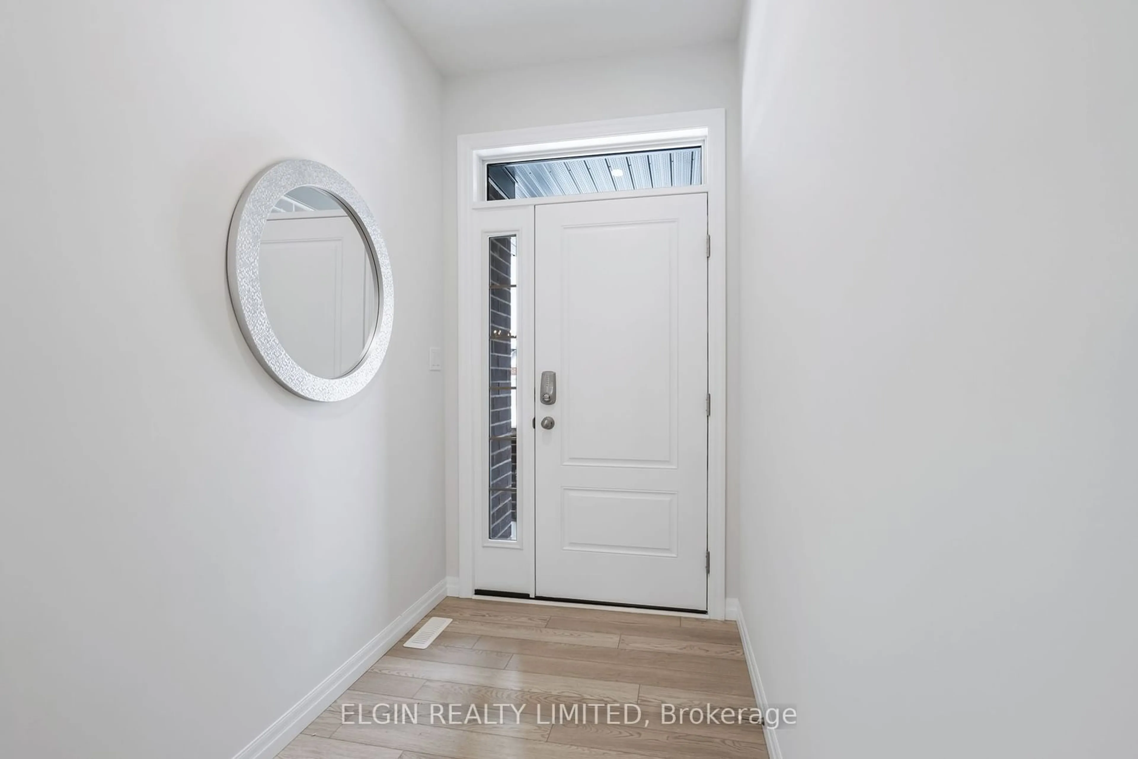 Indoor entryway for 15 Berardi Cres, South-West Oxford Ontario N0J 1N0