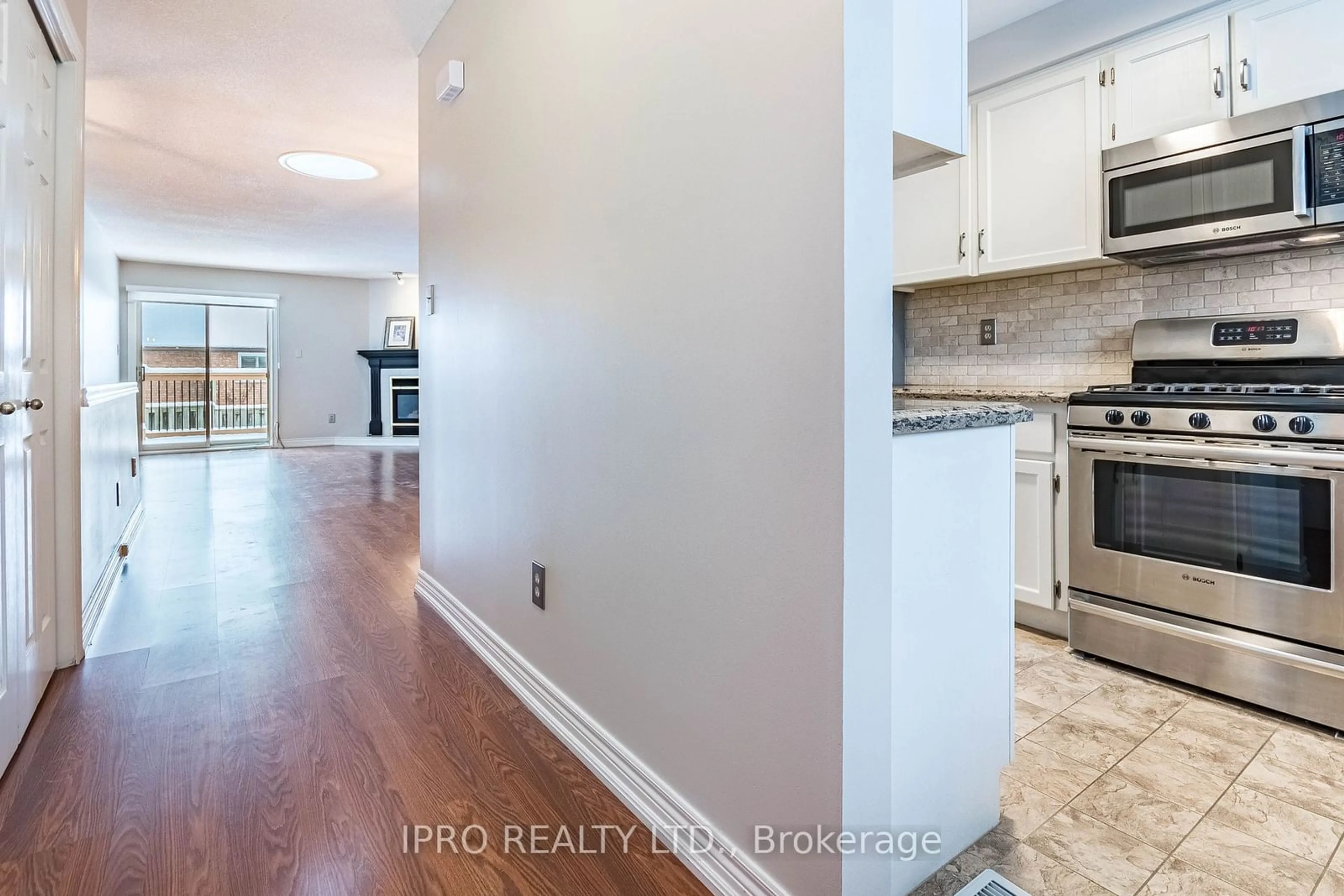 Open concept kitchen, unknown for 165 Main St #7, Grimsby Ontario L3M 1P2