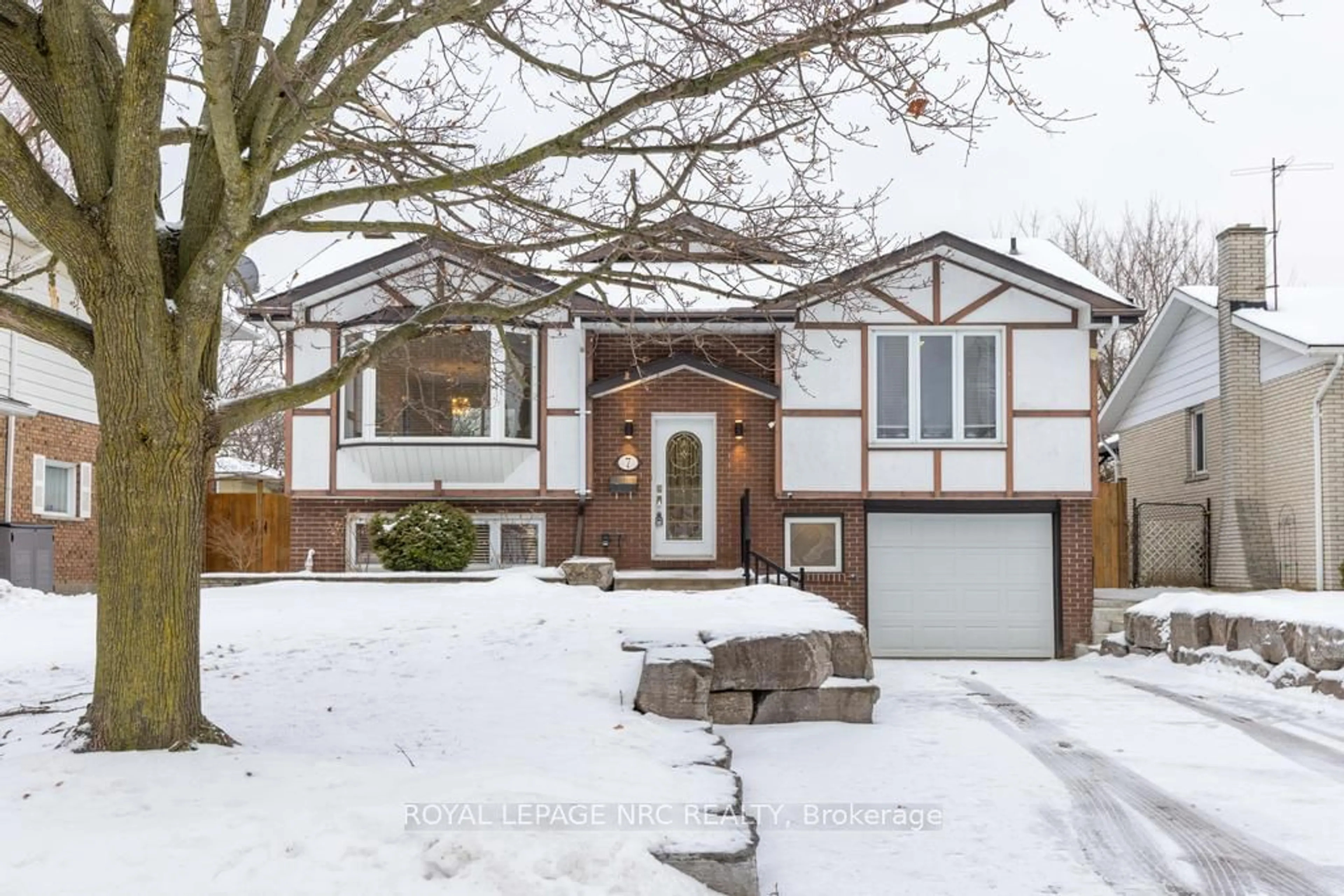 Unknown for 7 Lakebreeze Cres, St. Catharines Ontario L2M 7C3