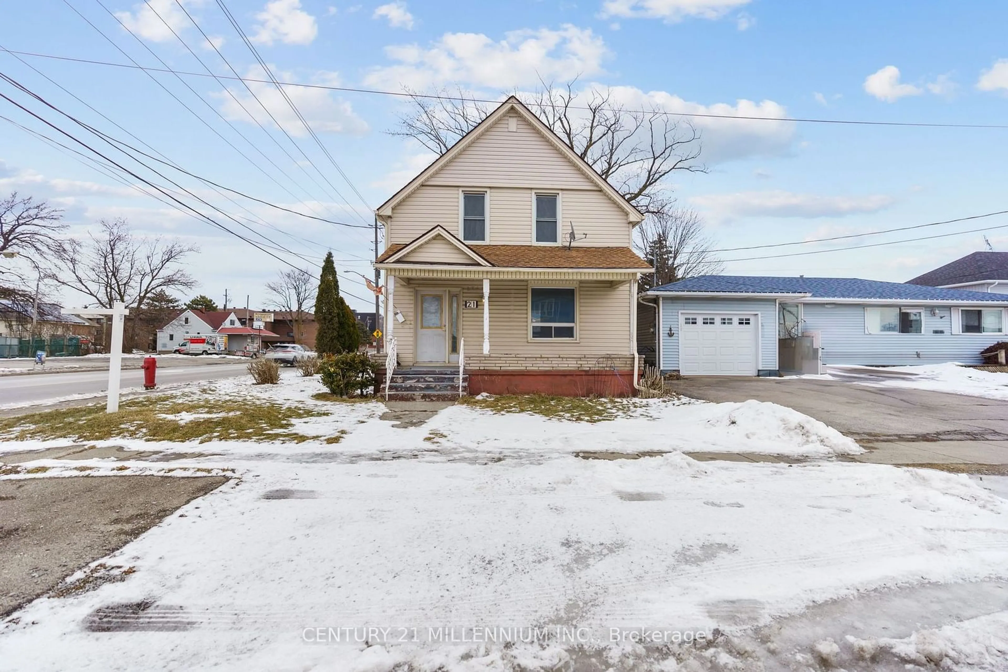 A pic from outside/outdoor area/front of a property/back of a property/a pic from drone, street for 21 Bridge St, Port Colborne Ontario L3K 2G9