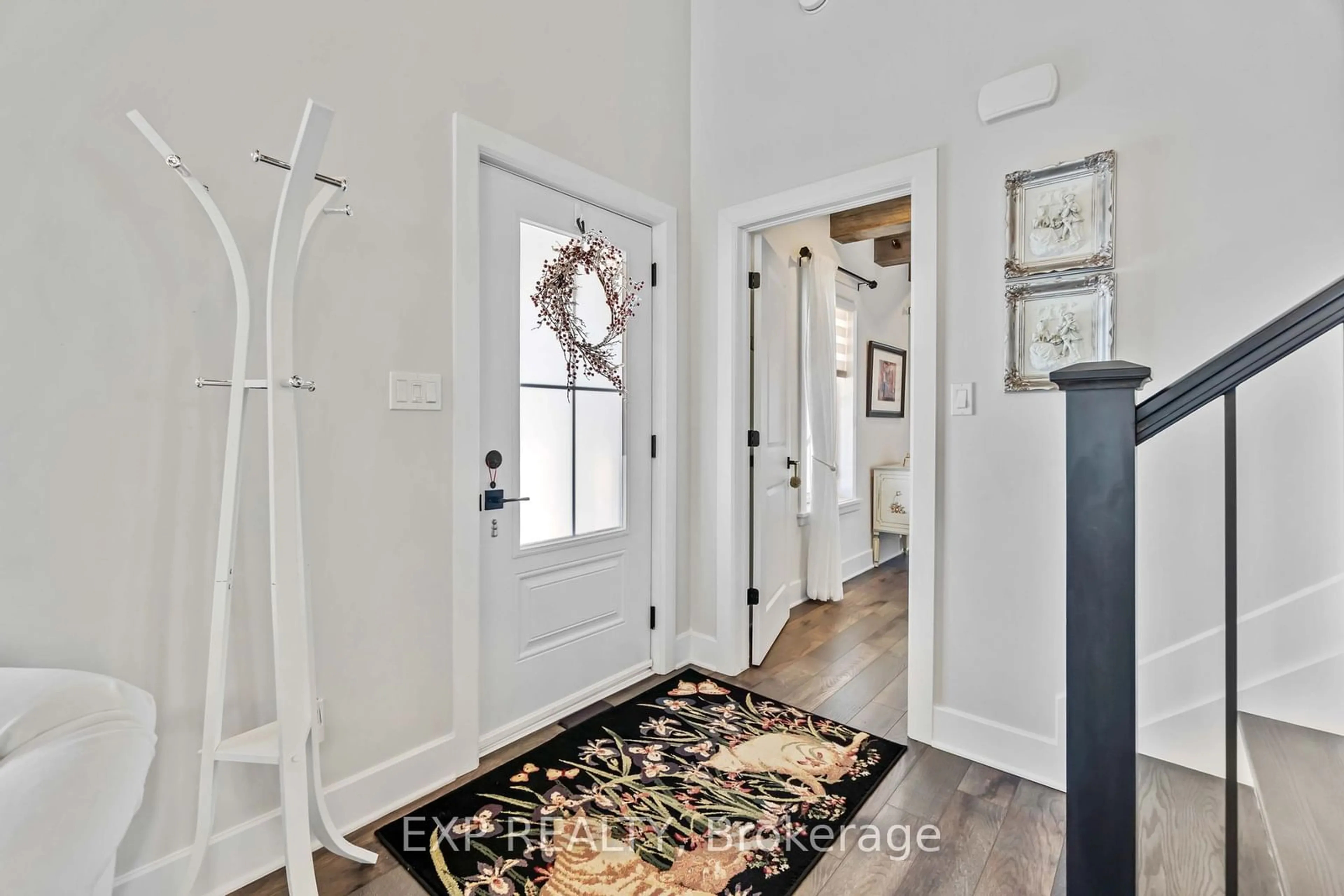 Indoor entryway for 450 Main St, North Grenville Ontario K0G 1S0