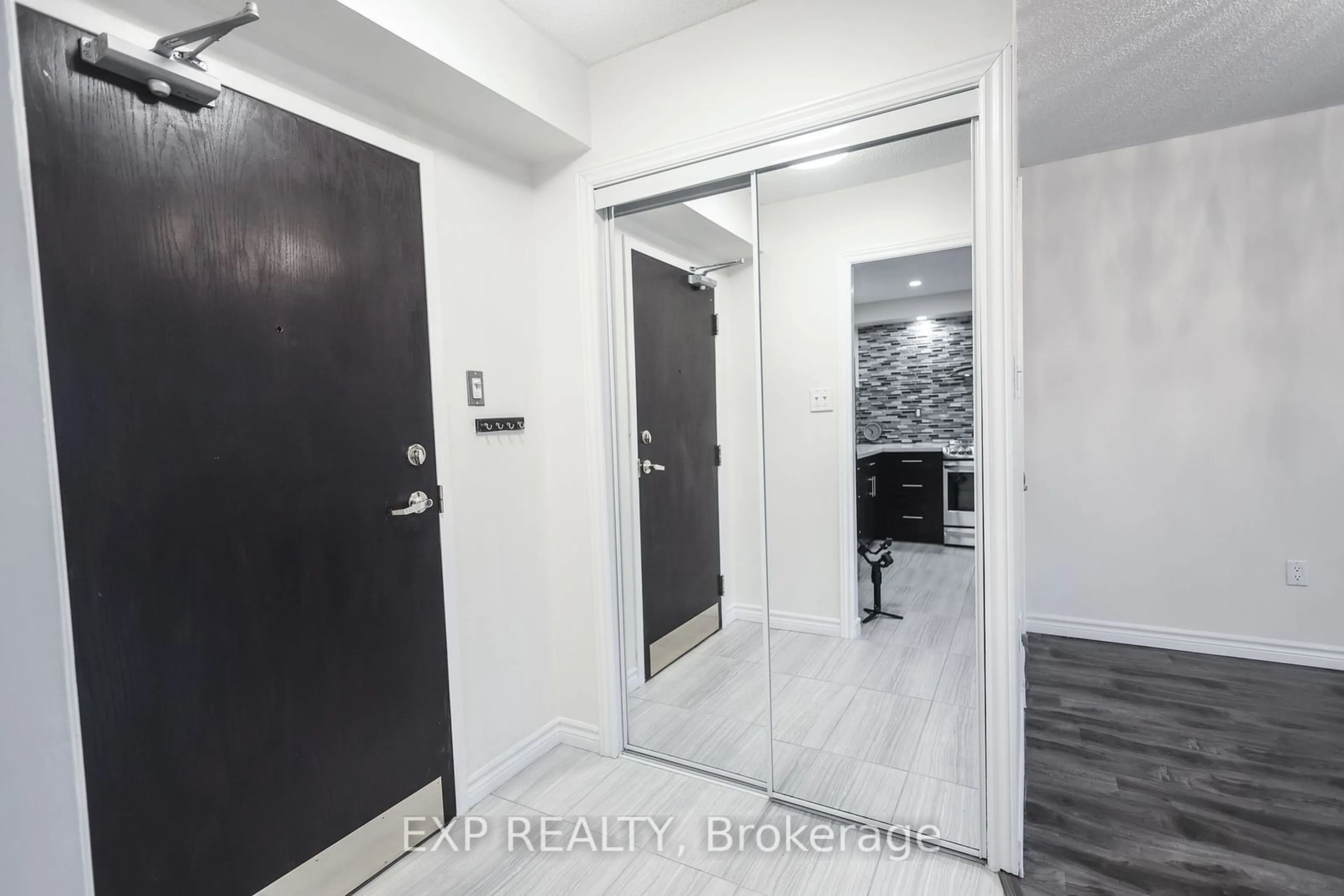 Indoor entryway for 3227 King St #311, Kitchener Ontario N2A 3Z9