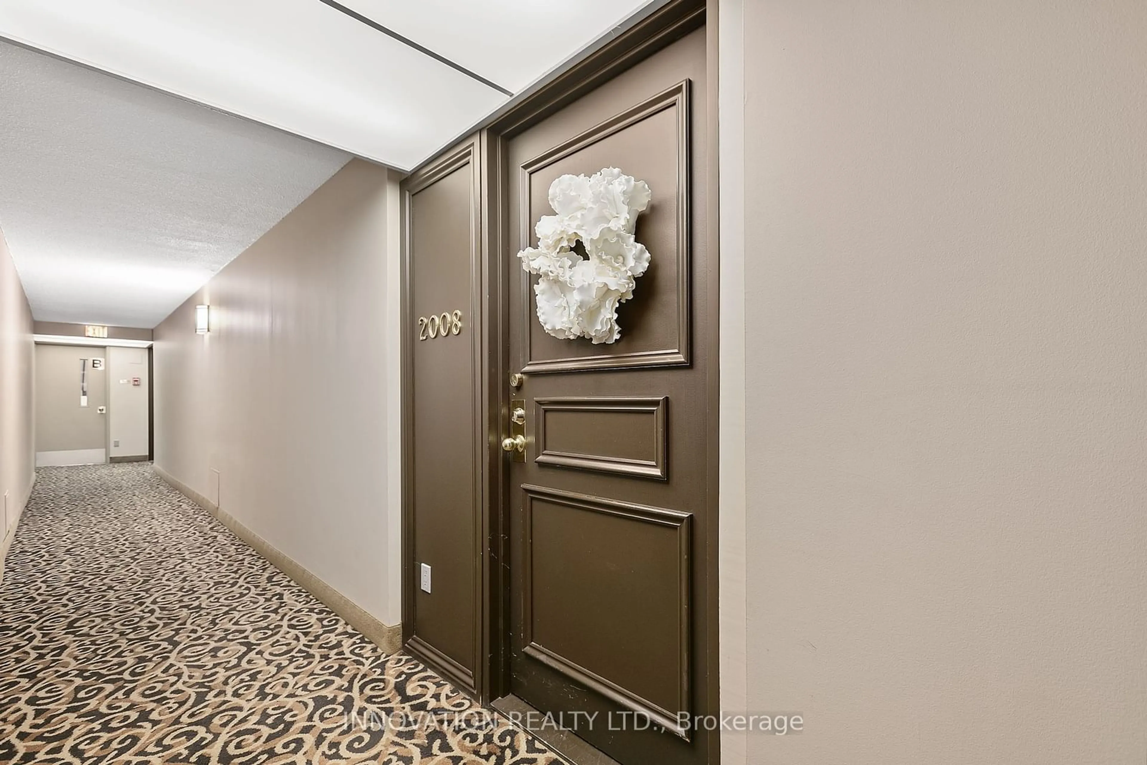 Indoor foyer for 1081 Ambleside Dr #2008, Woodroffe Ontario K2B 8C8