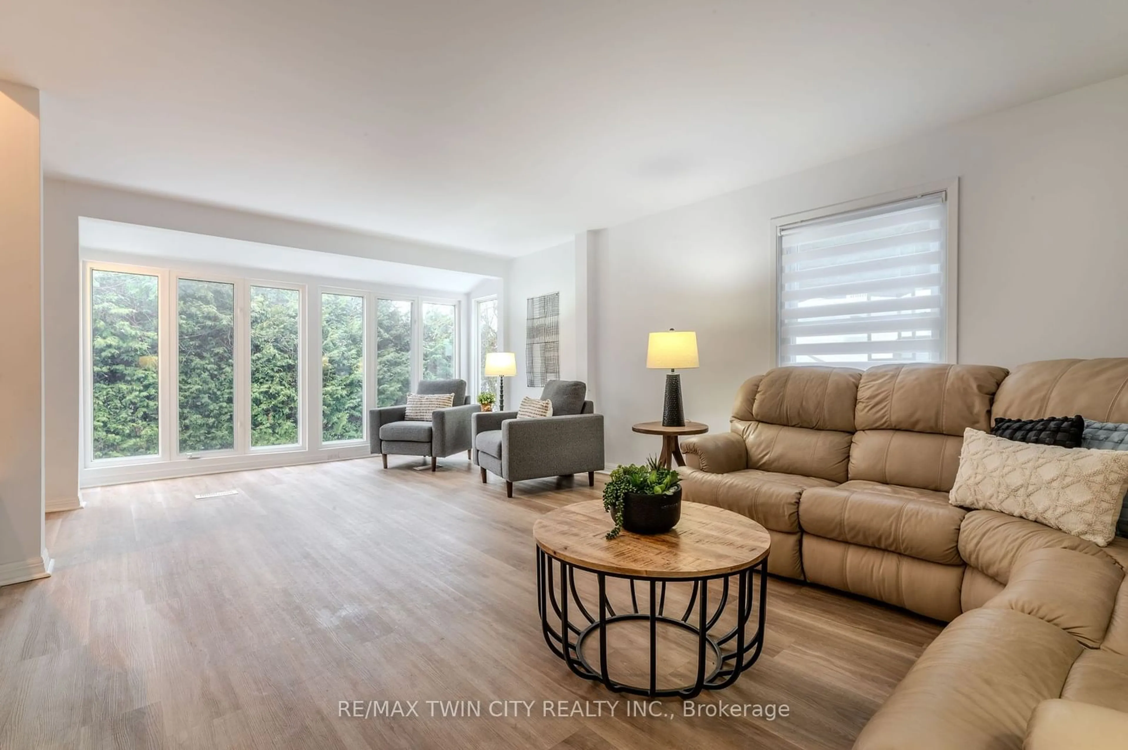 Living room with furniture, unknown for 2291 Nixon Rd, Norfolk Ontario N3Y 4K6