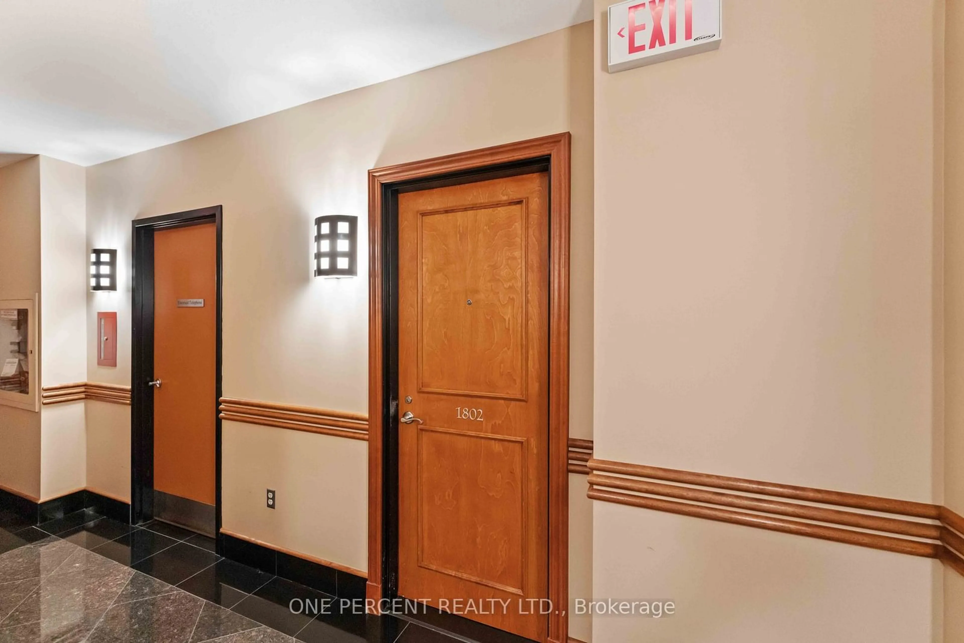 Indoor foyer for 570 LAURIER Ave #1802, Ottawa Centre Ontario K1R 1C8