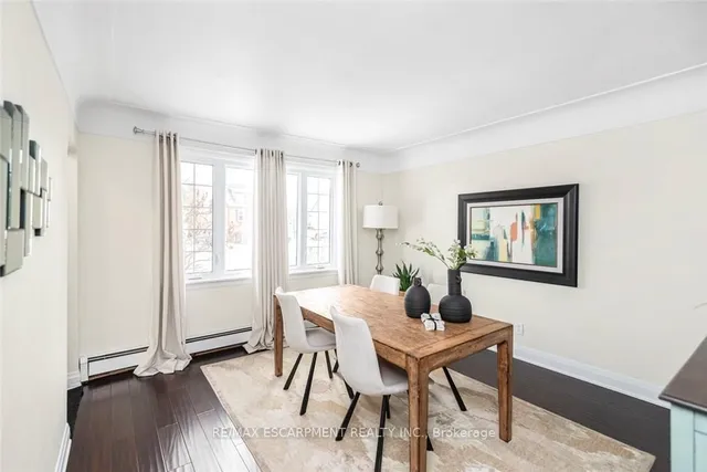 Additional property image - 865 Queensdale Ave