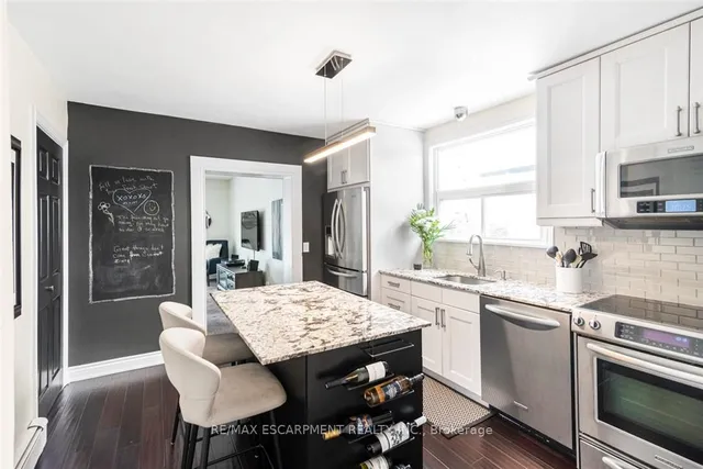 Additional property image - 865 Queensdale Ave