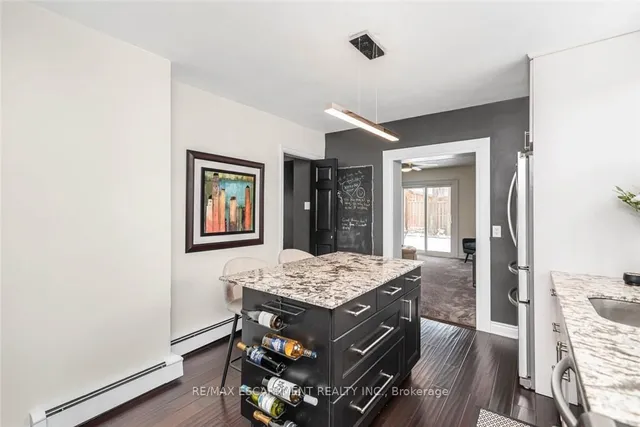 Additional property image - 865 Queensdale Ave