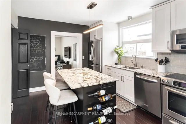 Additional property image - 865 Queensdale Ave