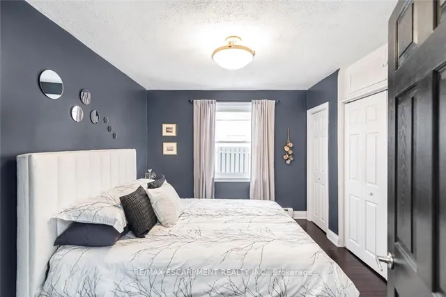 Additional property image - 865 Queensdale Ave