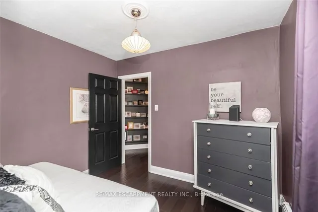Additional property image - 865 Queensdale Ave