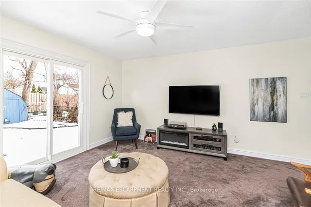 Additional property image - 865 Queensdale Ave