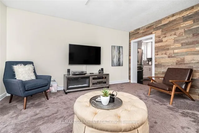 Additional property image - 865 Queensdale Ave