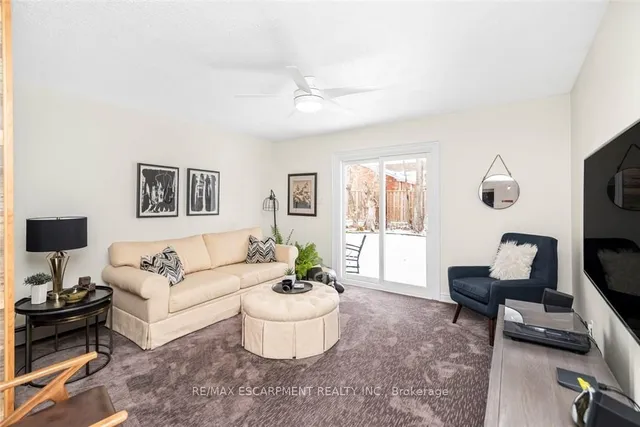 Additional property image - 865 Queensdale Ave