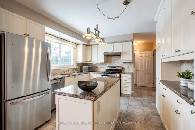 Additional property image - 83 Mountbatten Dr
