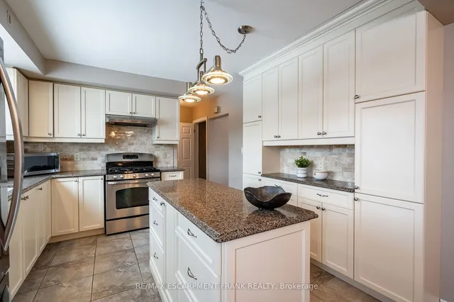Additional property image - 83 Mountbatten Dr