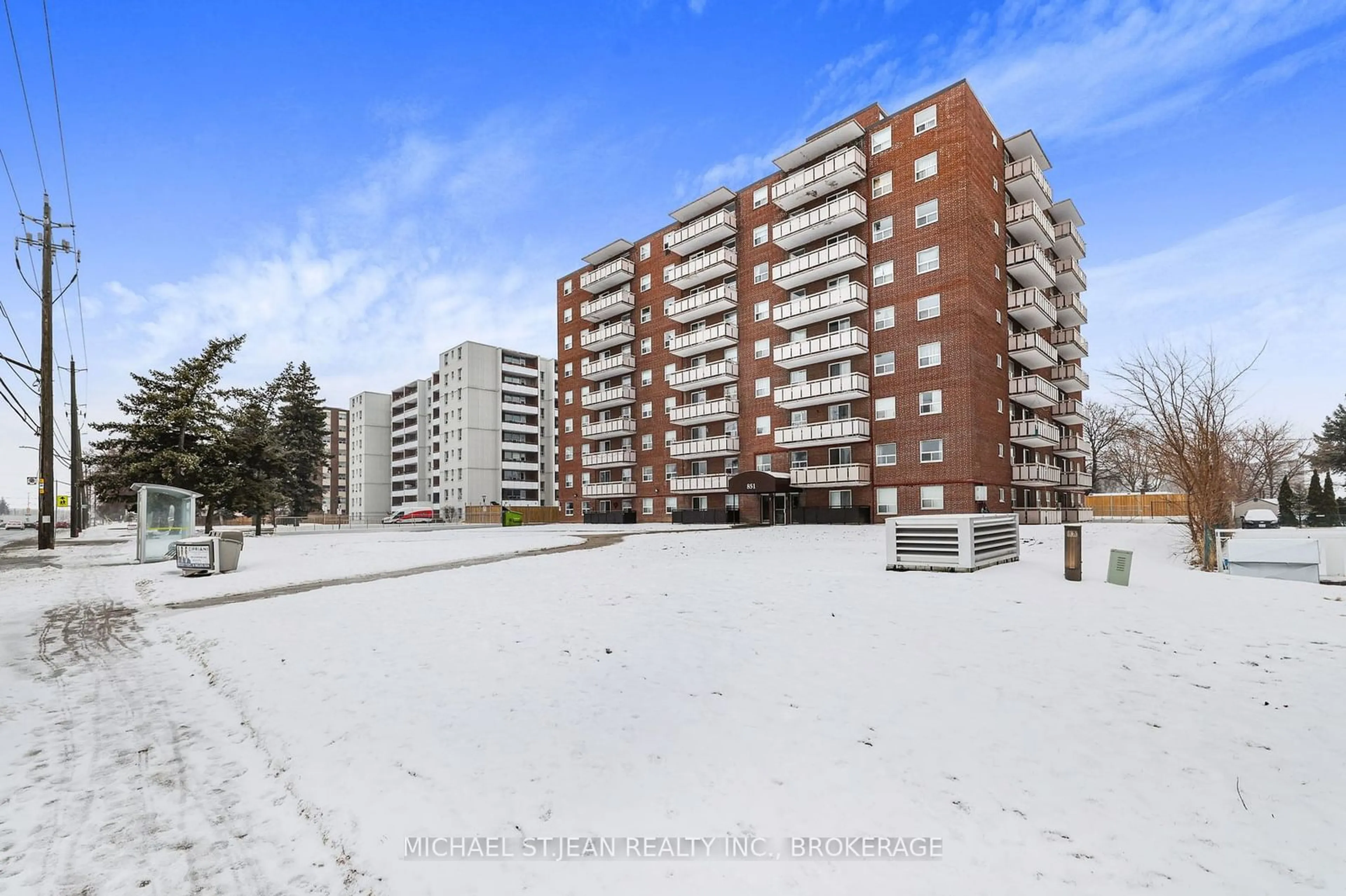 A pic from outside/outdoor area/front of a property/back of a property/a pic from drone, unknown for 851 Queenston Rd #802, Hamilton Ontario L8G 1B4
