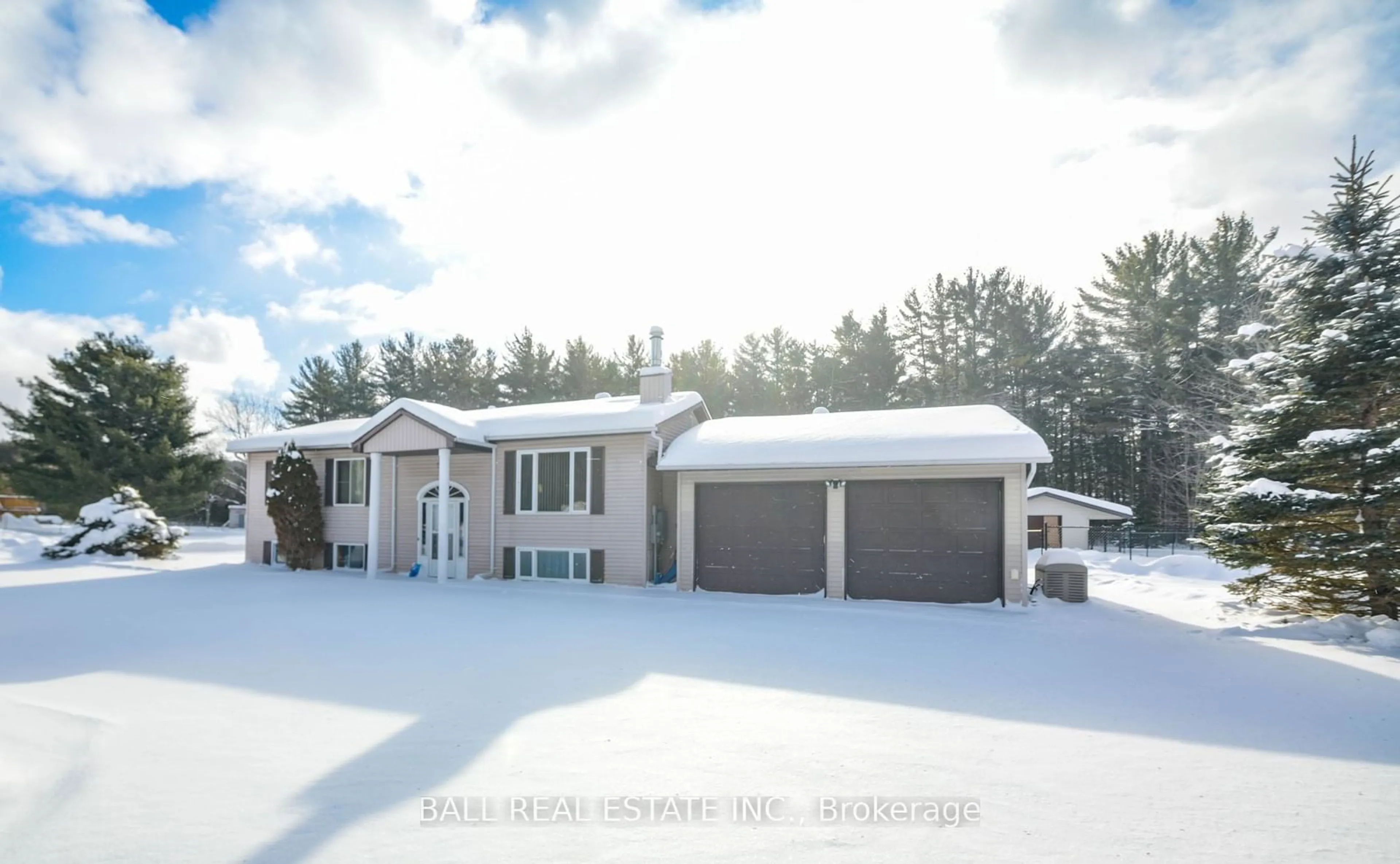 A pic from outside/outdoor area/front of a property/back of a property/a pic from drone, unknown for 31 Gemini St, Bancroft Ontario K0L 1C0