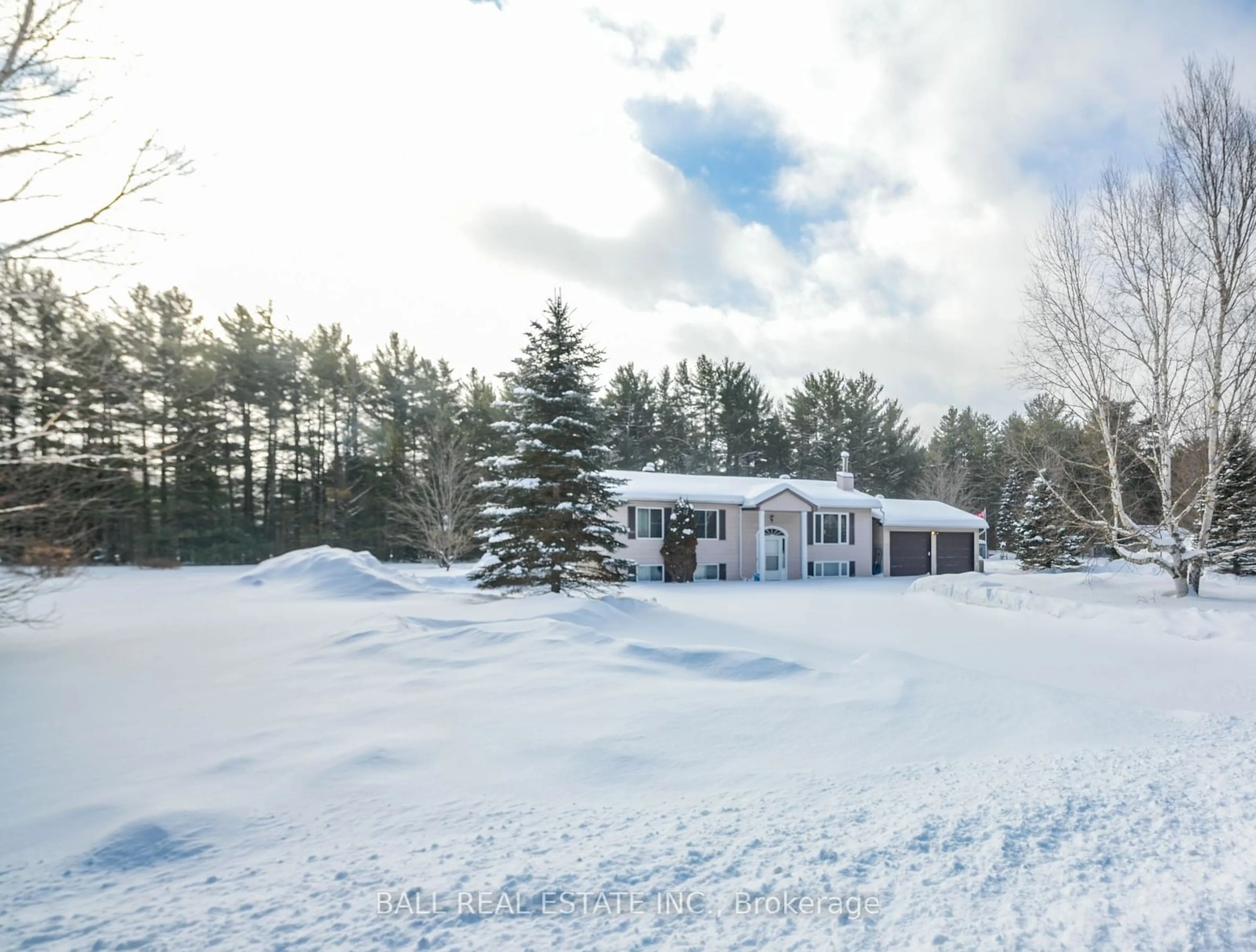 A pic from outside/outdoor area/front of a property/back of a property/a pic from drone, unknown for 31 Gemini St, Bancroft Ontario K0L 1C0