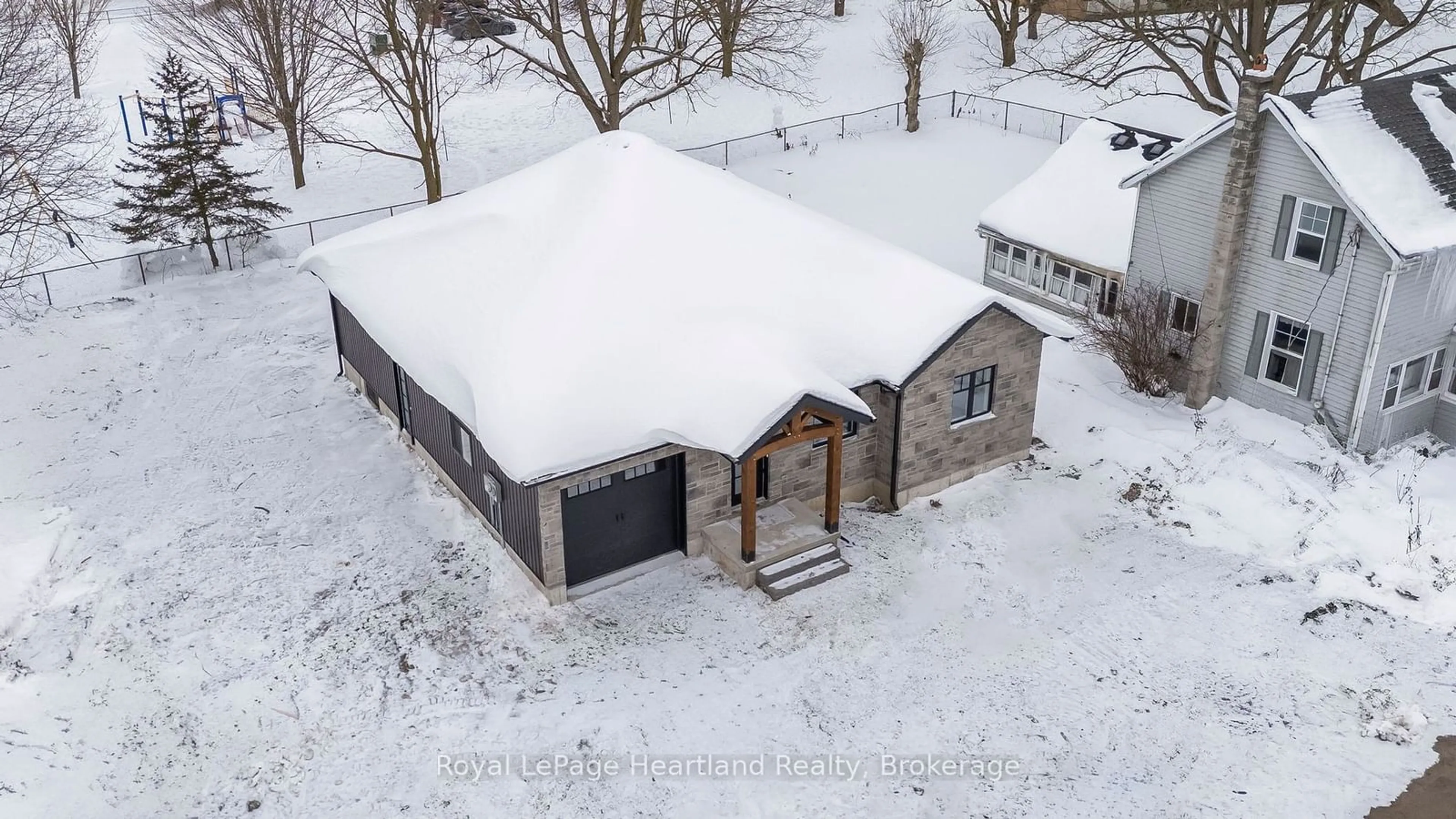 A pic from outside/outdoor area/front of a property/back of a property/a pic from drone, building for 643 Fishleigh St, Huron East Ontario N0G 1H0