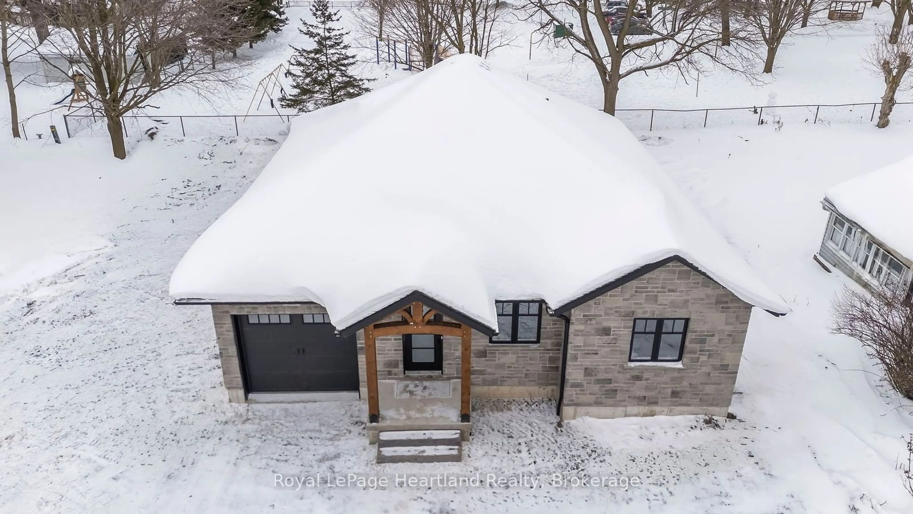 A pic from outside/outdoor area/front of a property/back of a property/a pic from drone, building for 643 Fishleigh St, Huron East Ontario N0G 1H0