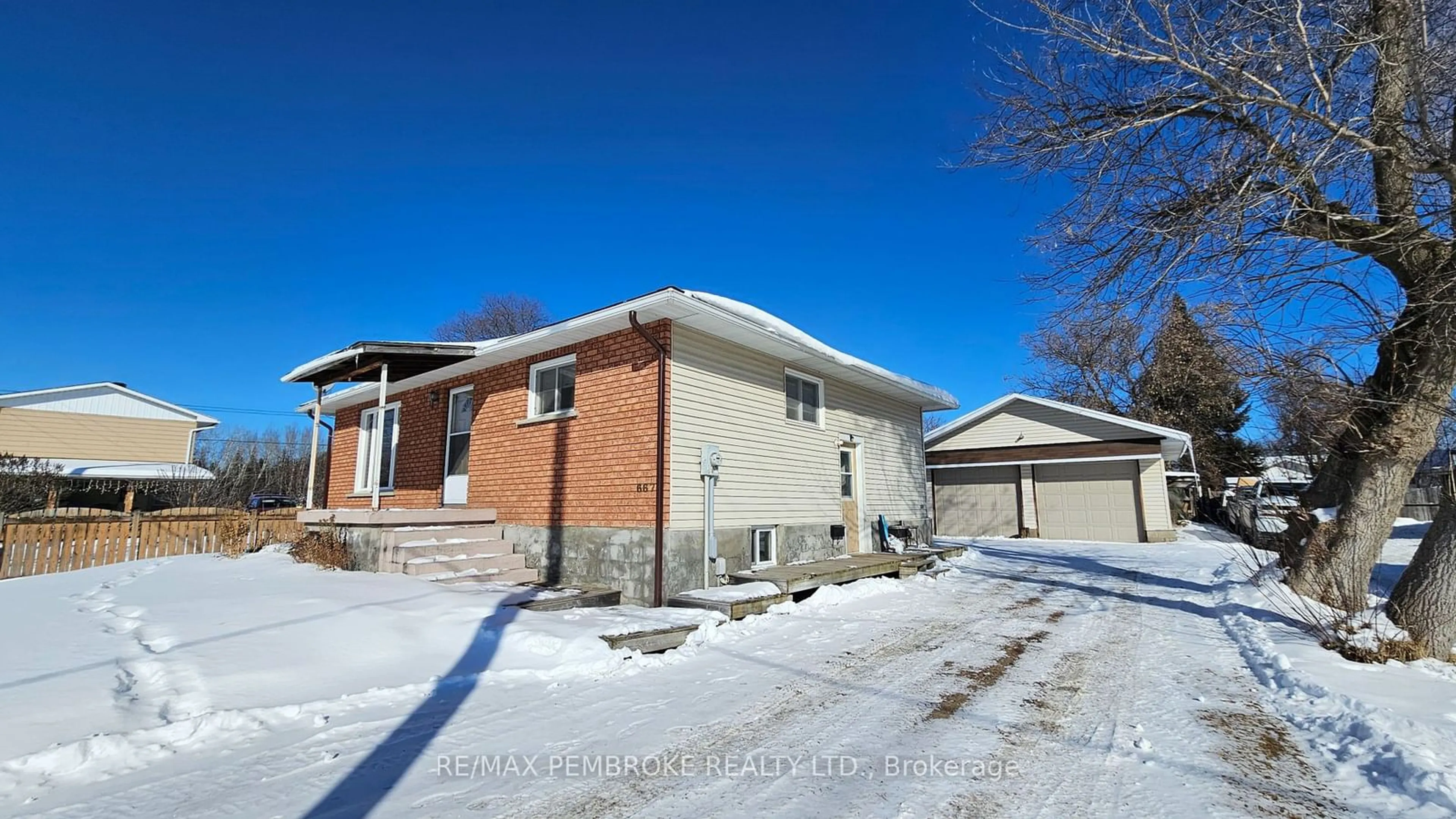 Home with brick exterior material, street for 667 Roy St, Laurentian Valley Ontario K8A 6S4