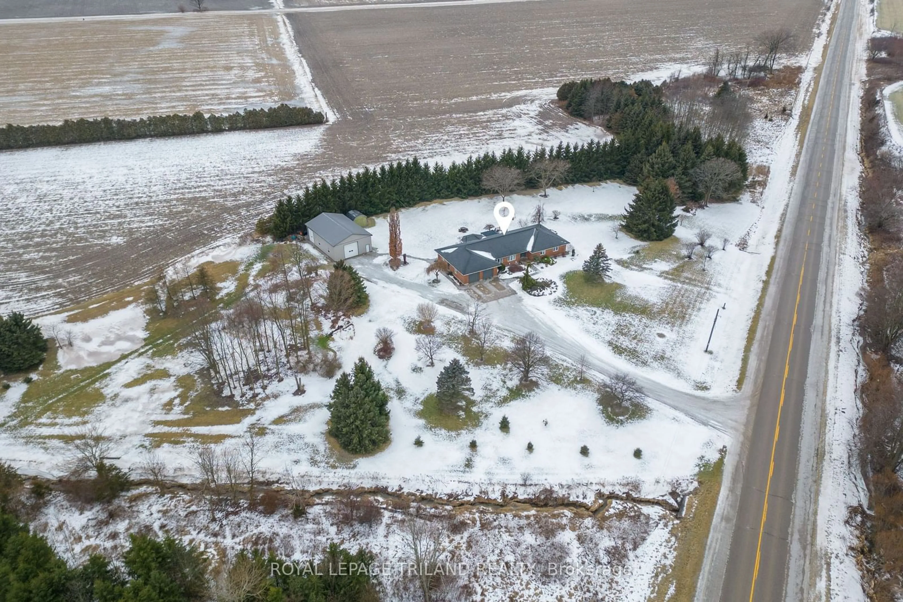 A pic from outside/outdoor area/front of a property/back of a property/a pic from drone, unknown for 29107 Fingal Line, Dutton/Dunwich Ontario N0L 2M0