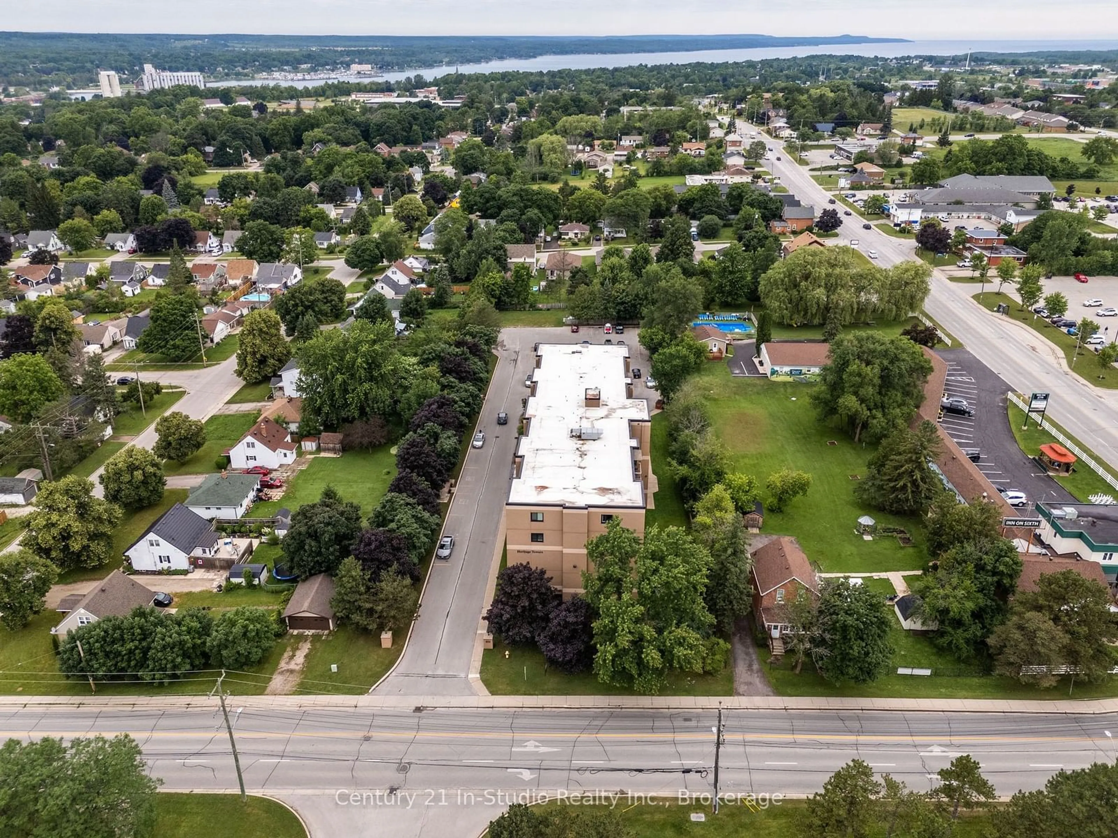 A pic from outside/outdoor area/front of a property/back of a property/a pic from drone, street for 850 6th St #505, Owen Sound Ontario N4K 6T7