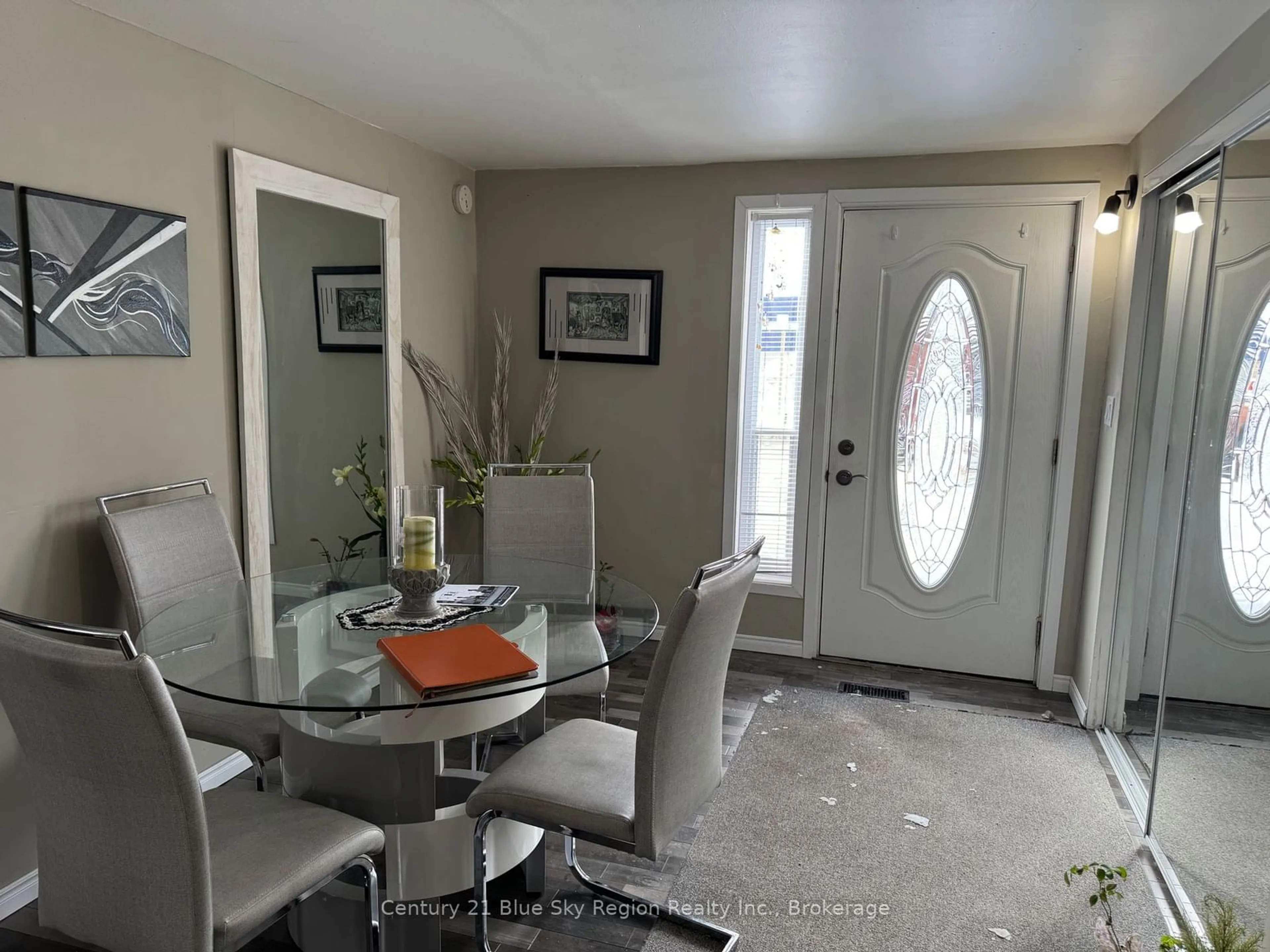 Dining room, ceramic/tile floor for 622 Main St, North Bay Ontario P1B 2V5