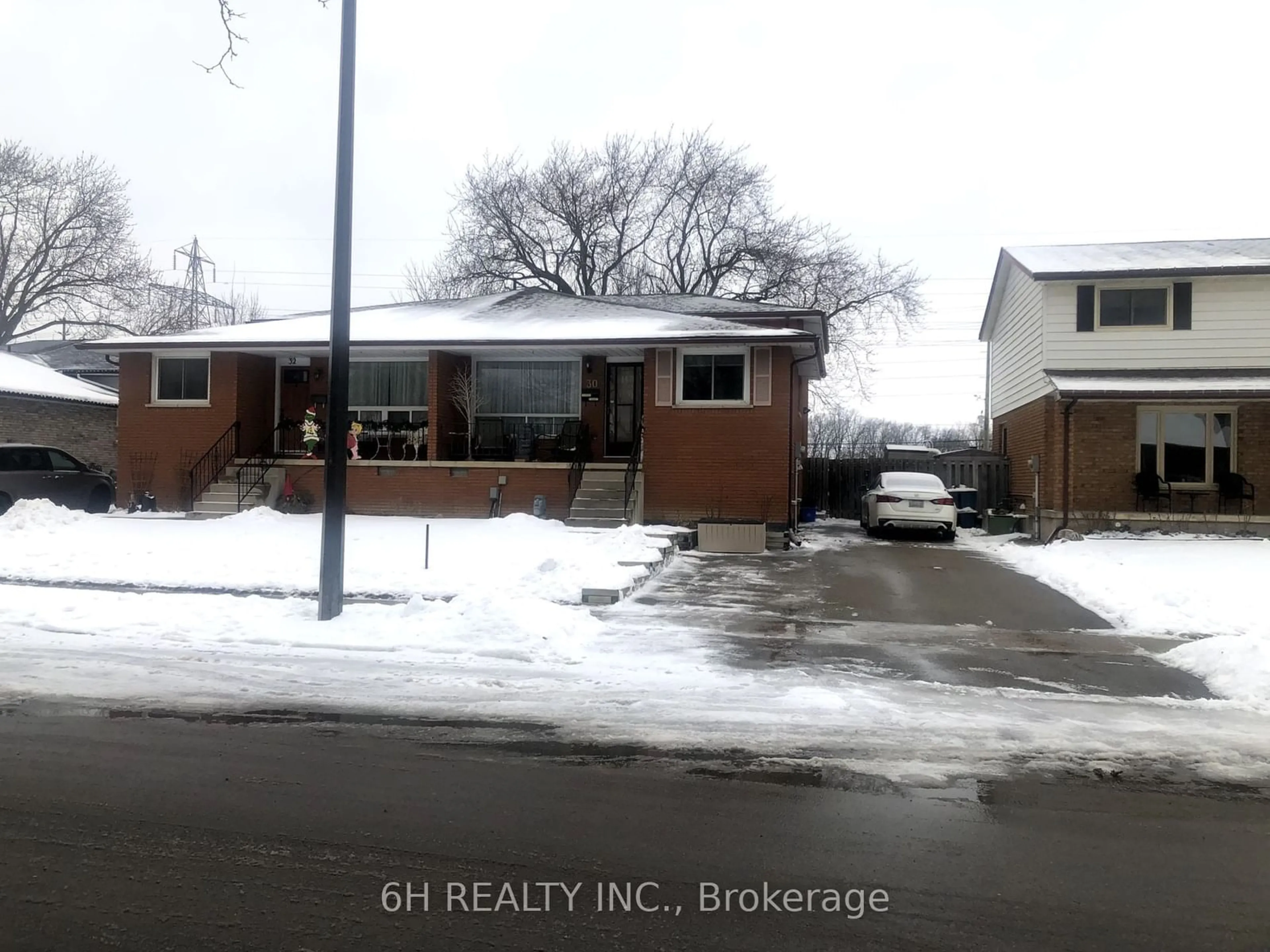 Blurry image for 30 Westchester Way, Brantford Ontario N3R 6W6