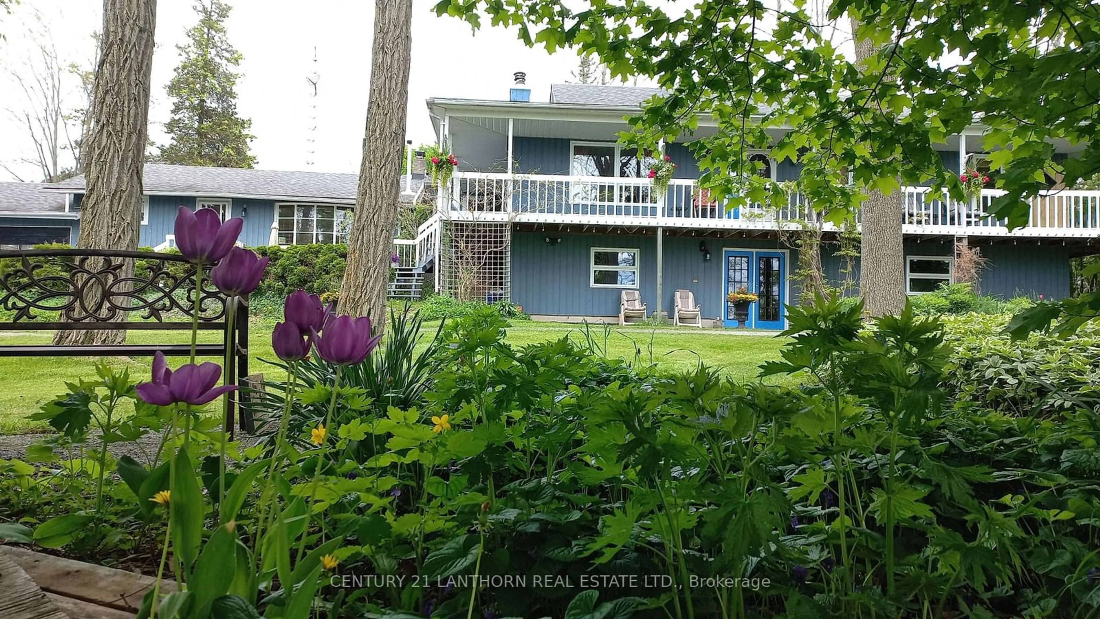 A pic from outside/outdoor area/front of a property/back of a property/a pic from drone, unknown for 430 Lakeside Dr, Prince Edward County Ontario K0K 1T0