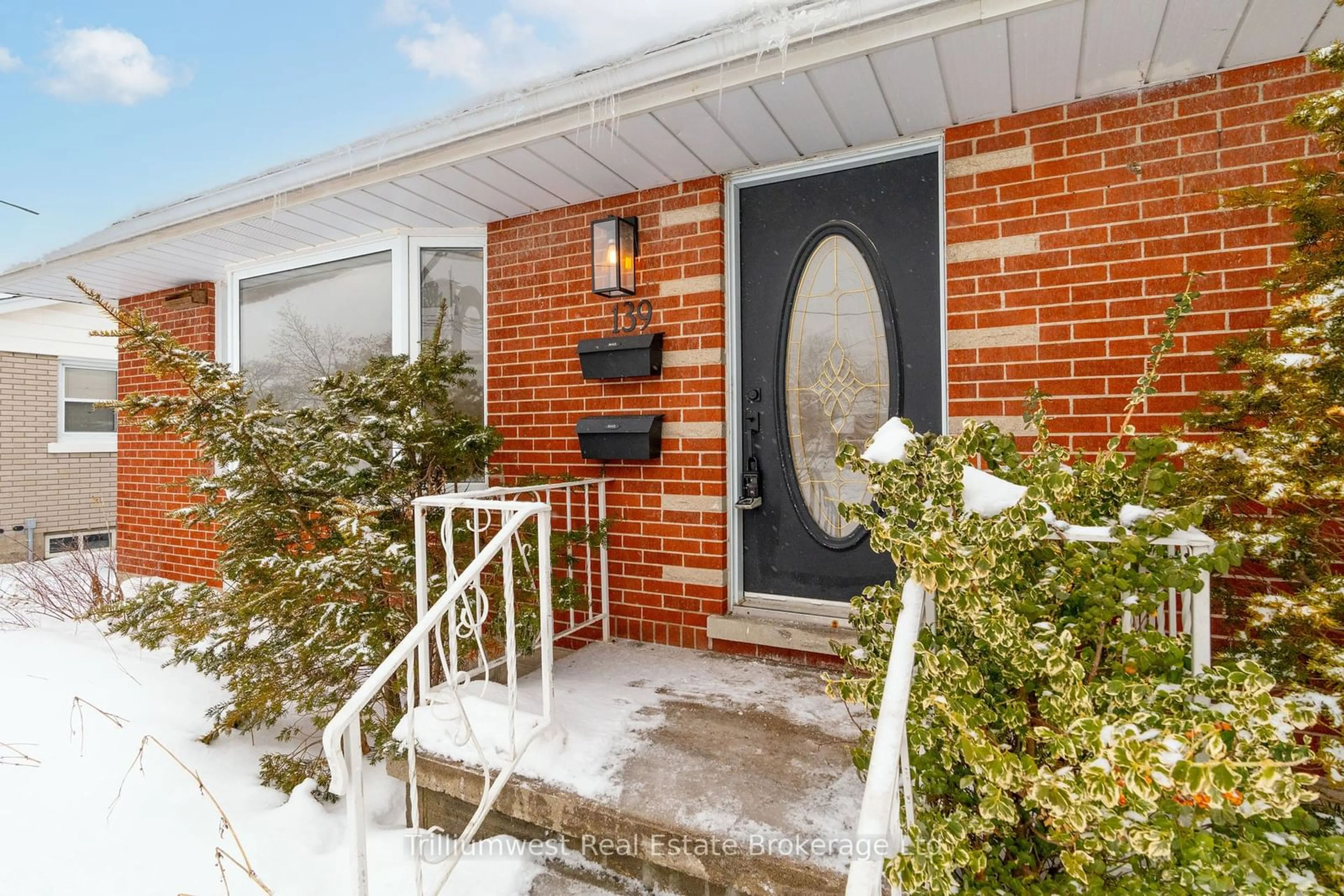 Home with brick exterior material, street for 139 Byron Ave, Kitchener Ontario N2C 1Z7