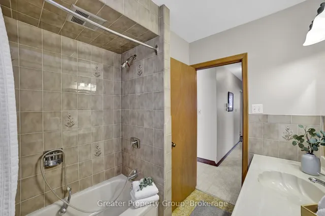 Additional property image - 285 Rainbow Dr