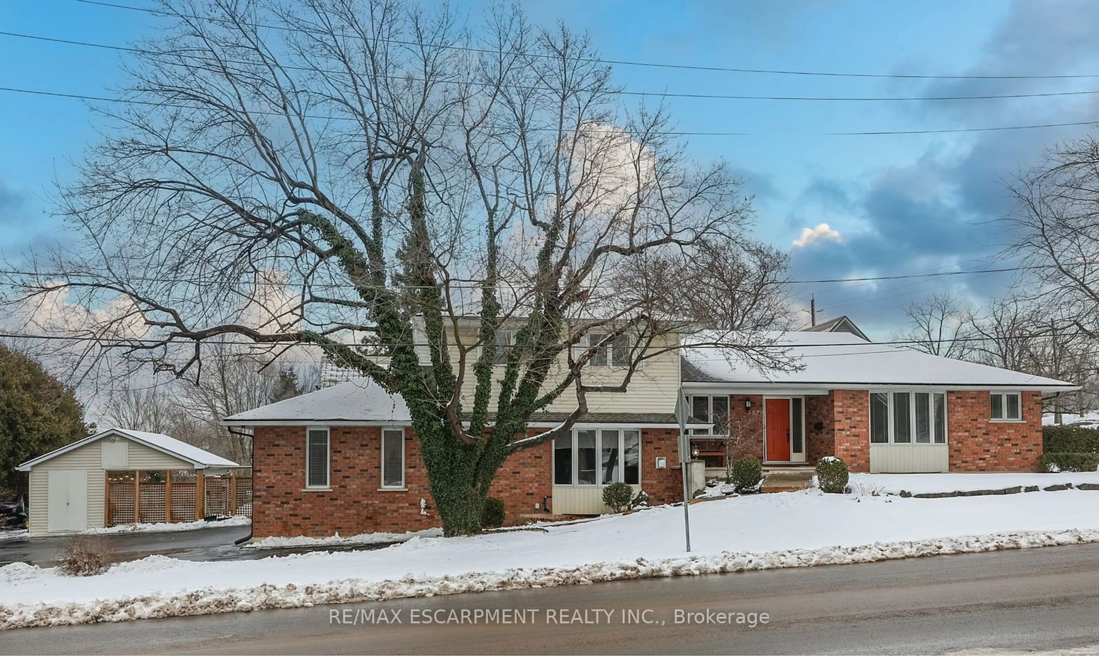 Home with brick exterior material, street for 3570 Rittenhouse Rd, Lincoln Ontario L0R 2C0