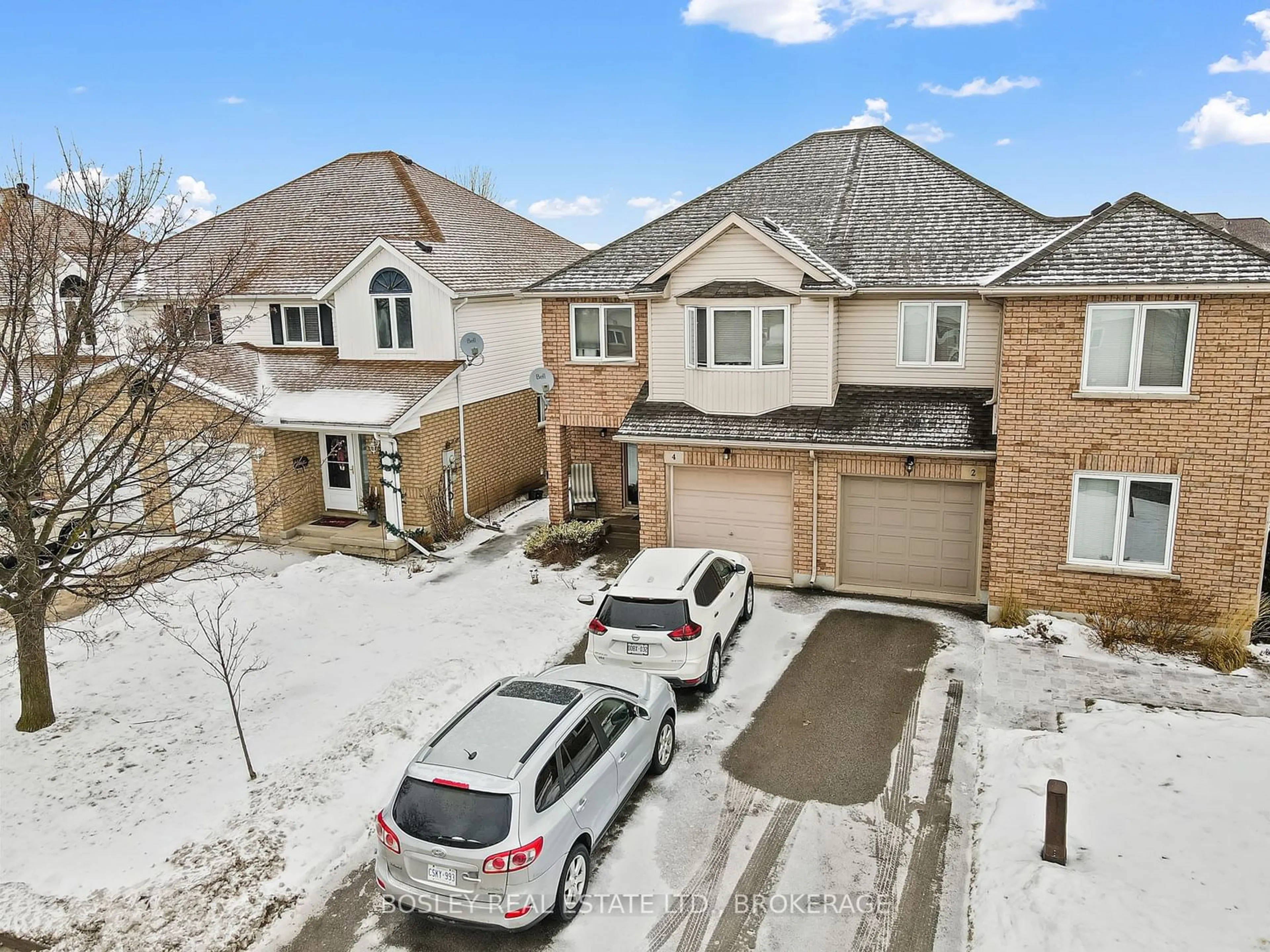 A pic from outside/outdoor area/front of a property/back of a property/a pic from drone, street for 4 Gonzalez Crt, Thorold Ontario L2V 5C1