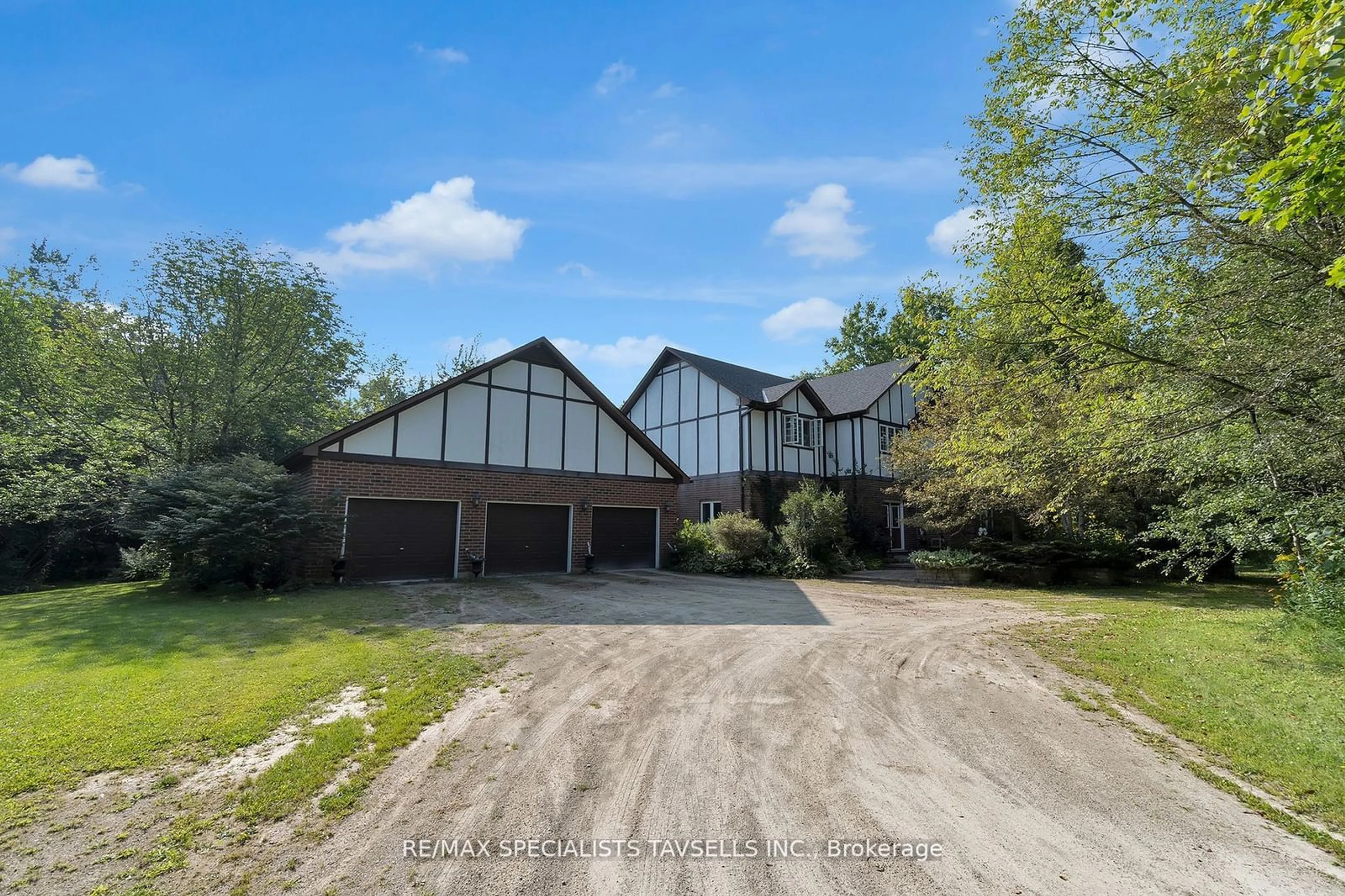 A pic from outside/outdoor area/front of a property/back of a property/a pic from drone, street for 833228 4th Line, Mono Ontario L9W 5Z3