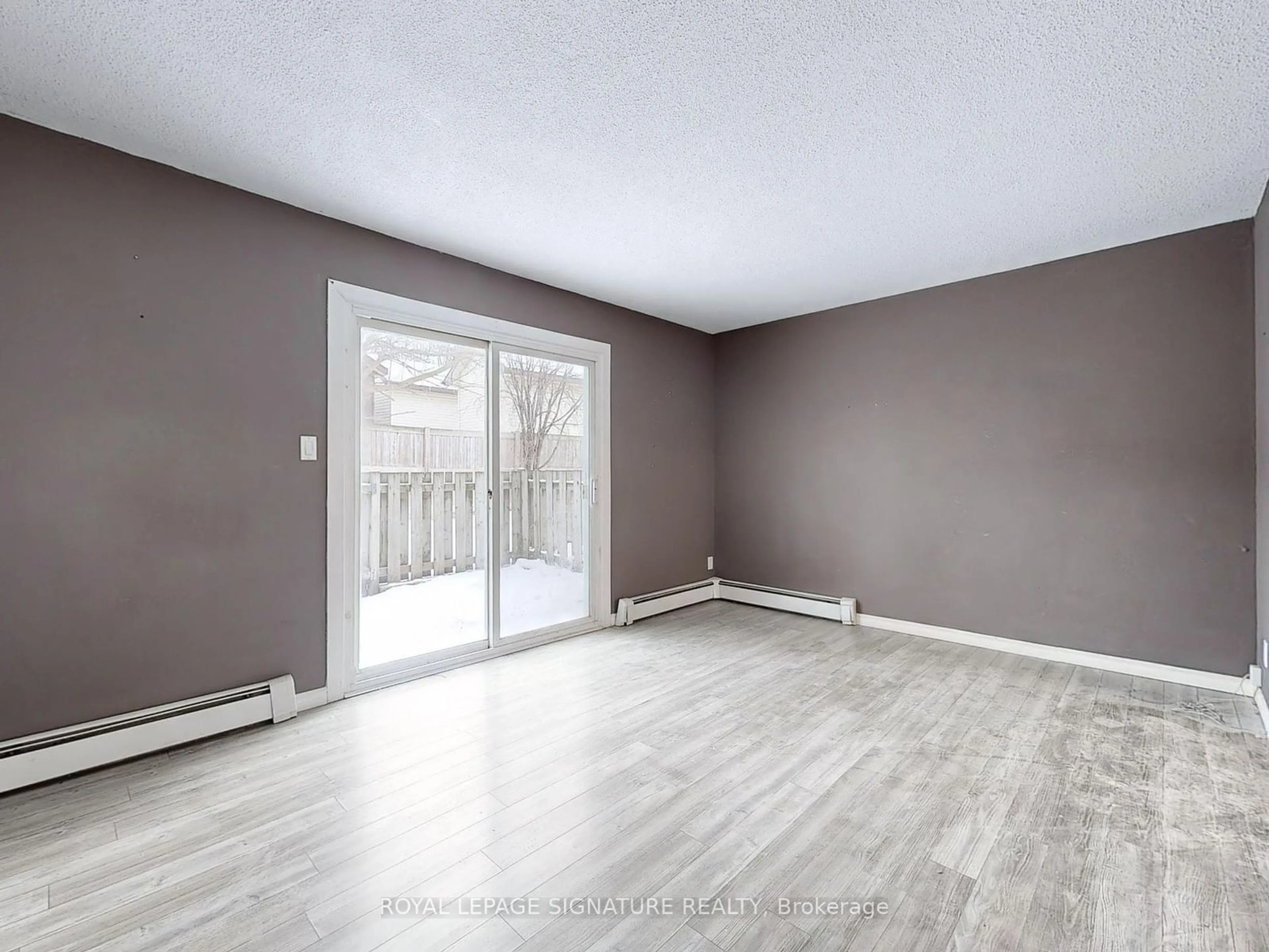 A pic of a room for 293 Fairway Rd #26, Kitchener Ontario N2A 2P1