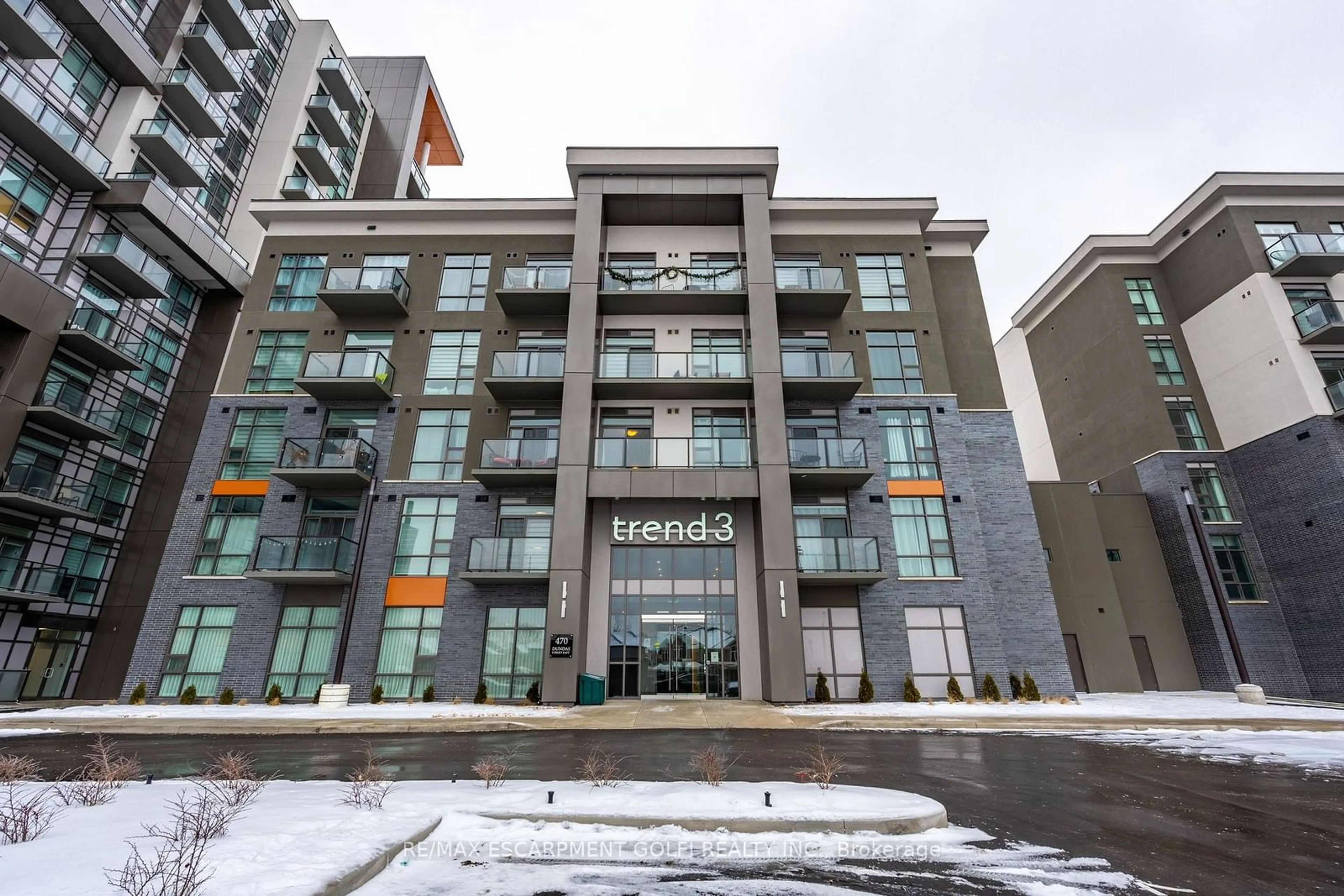 Indoor foyer for 470 Dundas St #518, Hamilton Ontario L8B 2A6