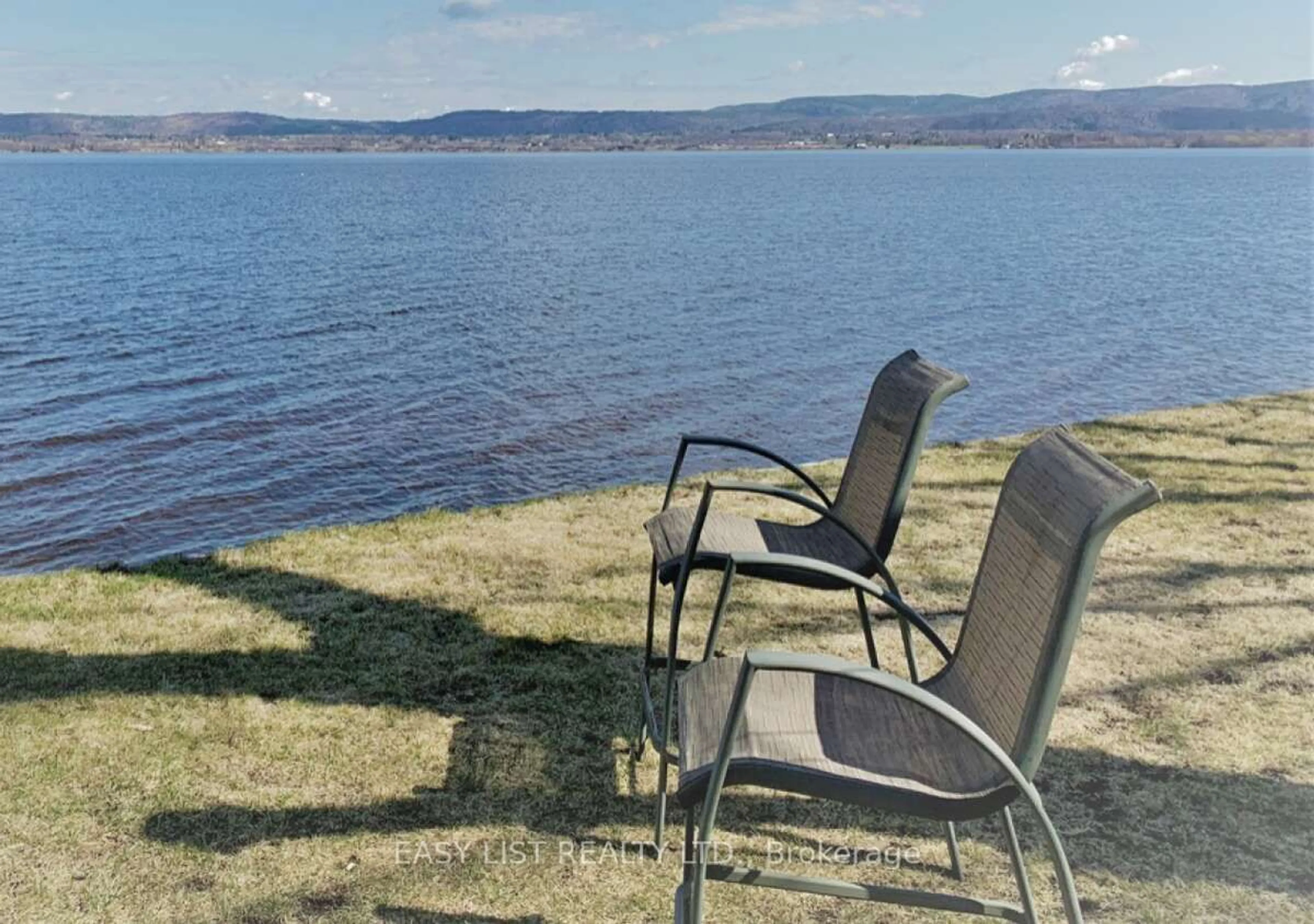 Patio, water/lake/river/ocean view for 714 Bayview Dr, Constance Bay - Dunrobin - Kilmaurs - Woodlawn Ontario K0A 3M0