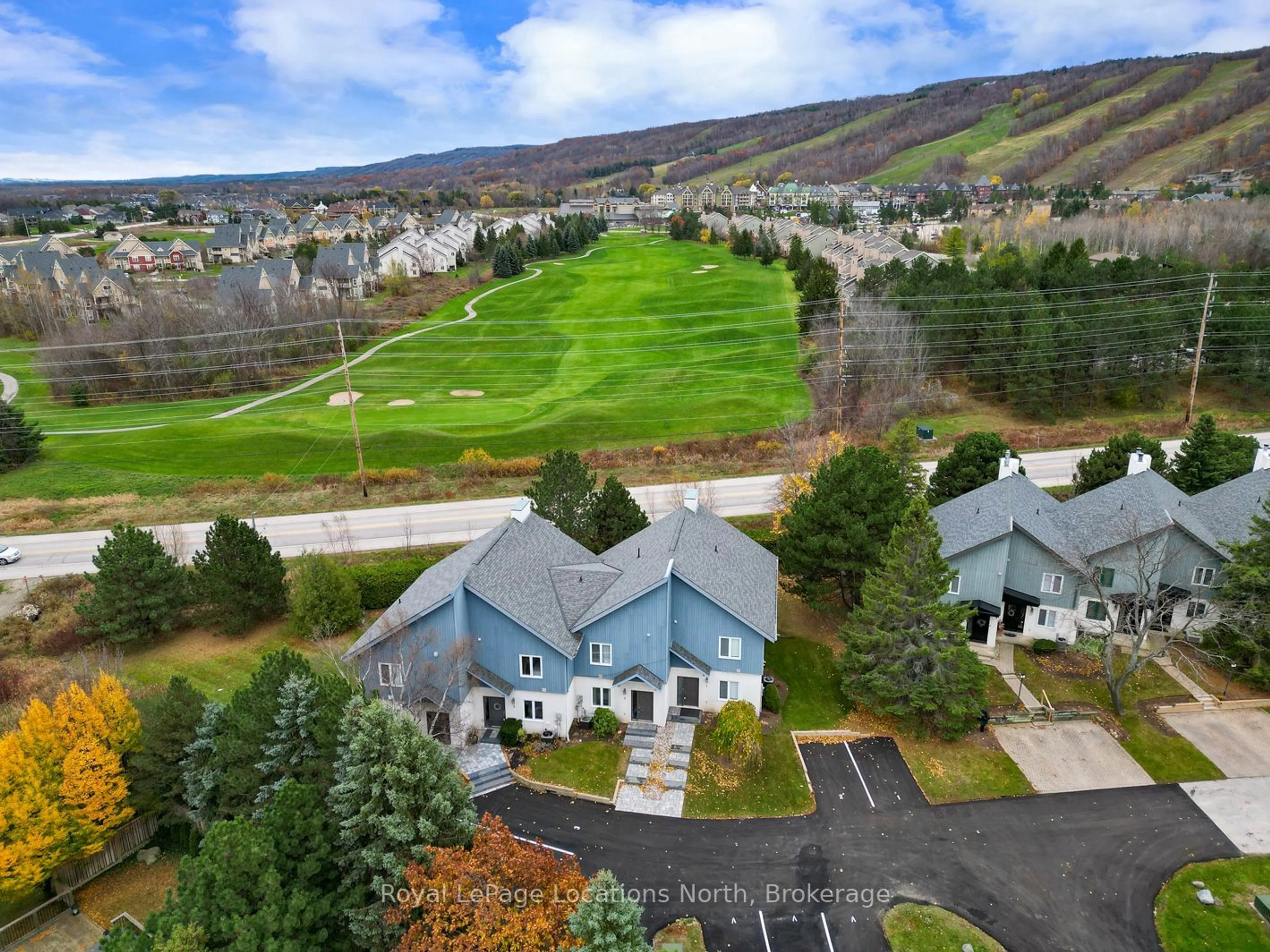 A pic from outside/outdoor area/front of a property/back of a property/a pic from drone, mountain view for 110 Kellies Way #3, Blue Mountains Ontario L9Y 0L6