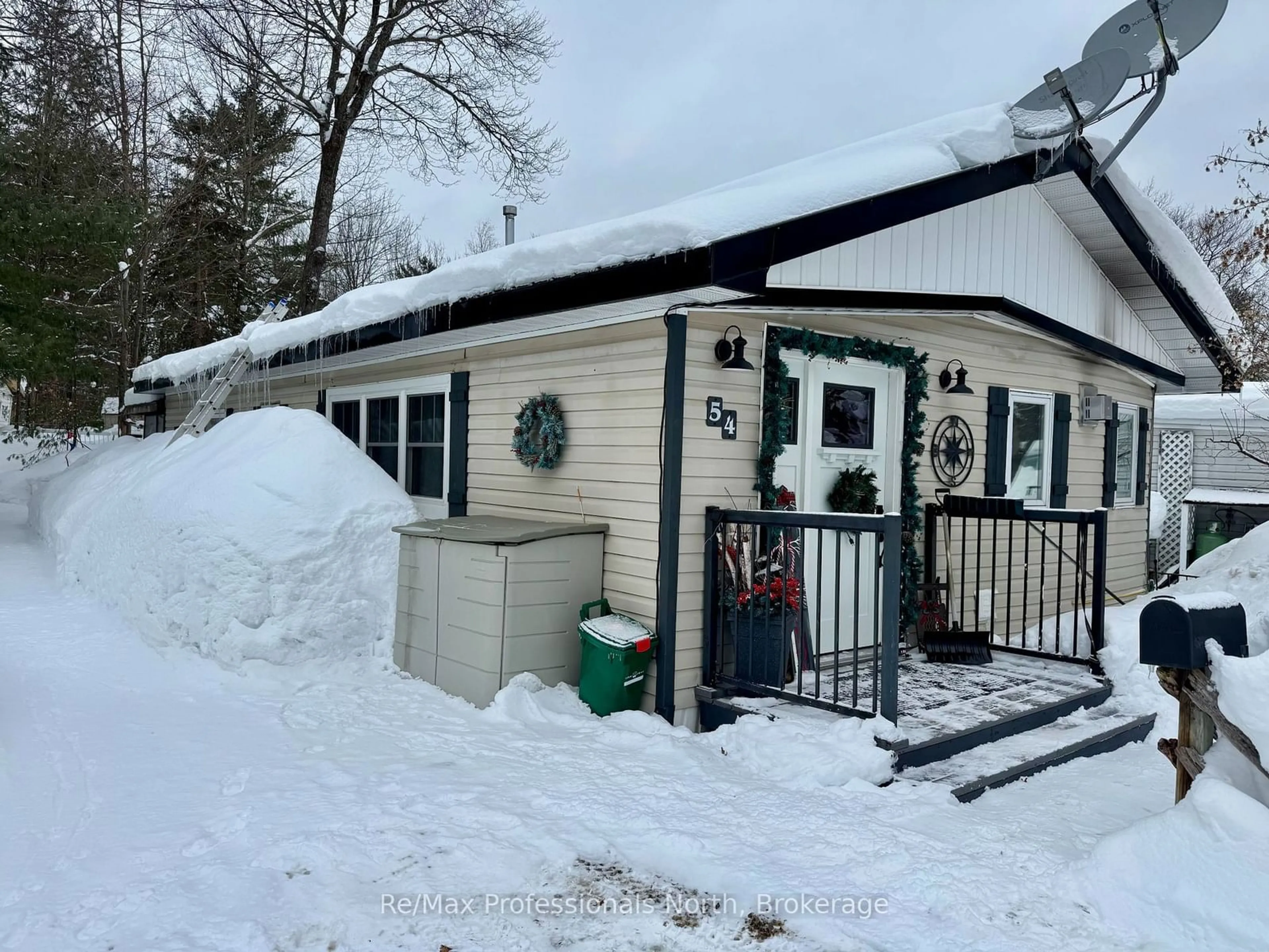 Shed for 1007 Racoon Rd #54, Gravenhurst Ontario P1P 0C3