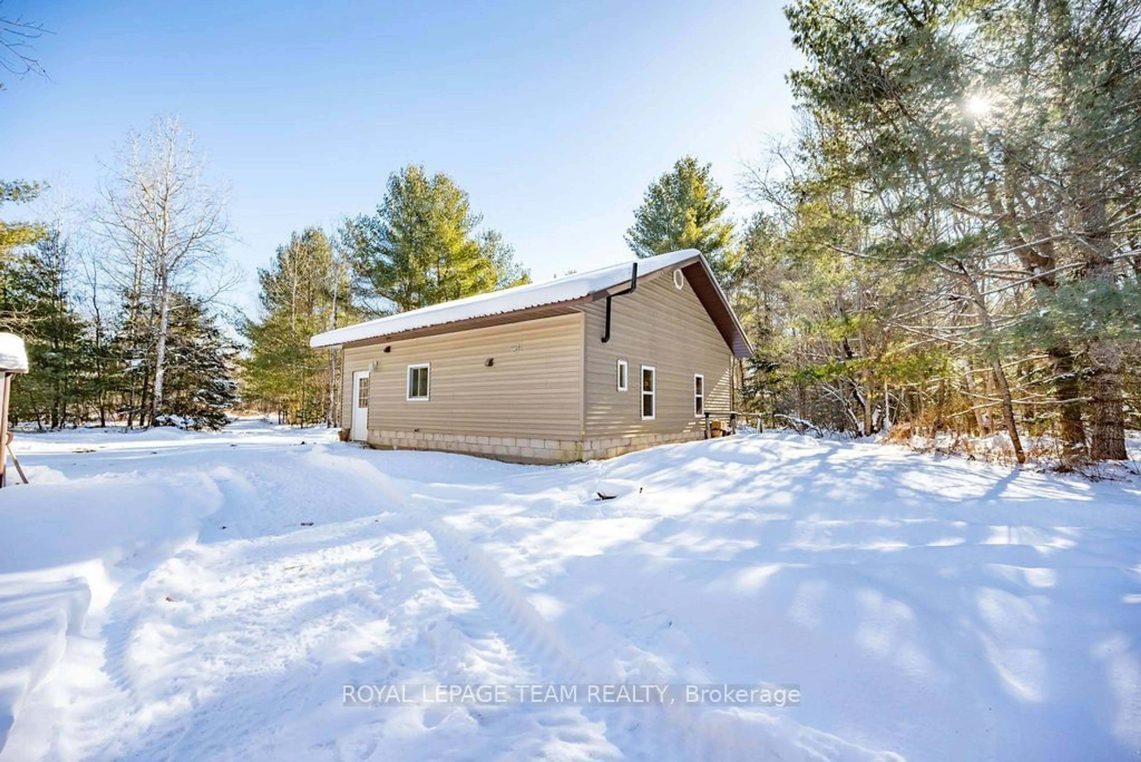 Shed for 32 Fran-Stel Dr, Madawaska Valley Ontario K0J 1L0